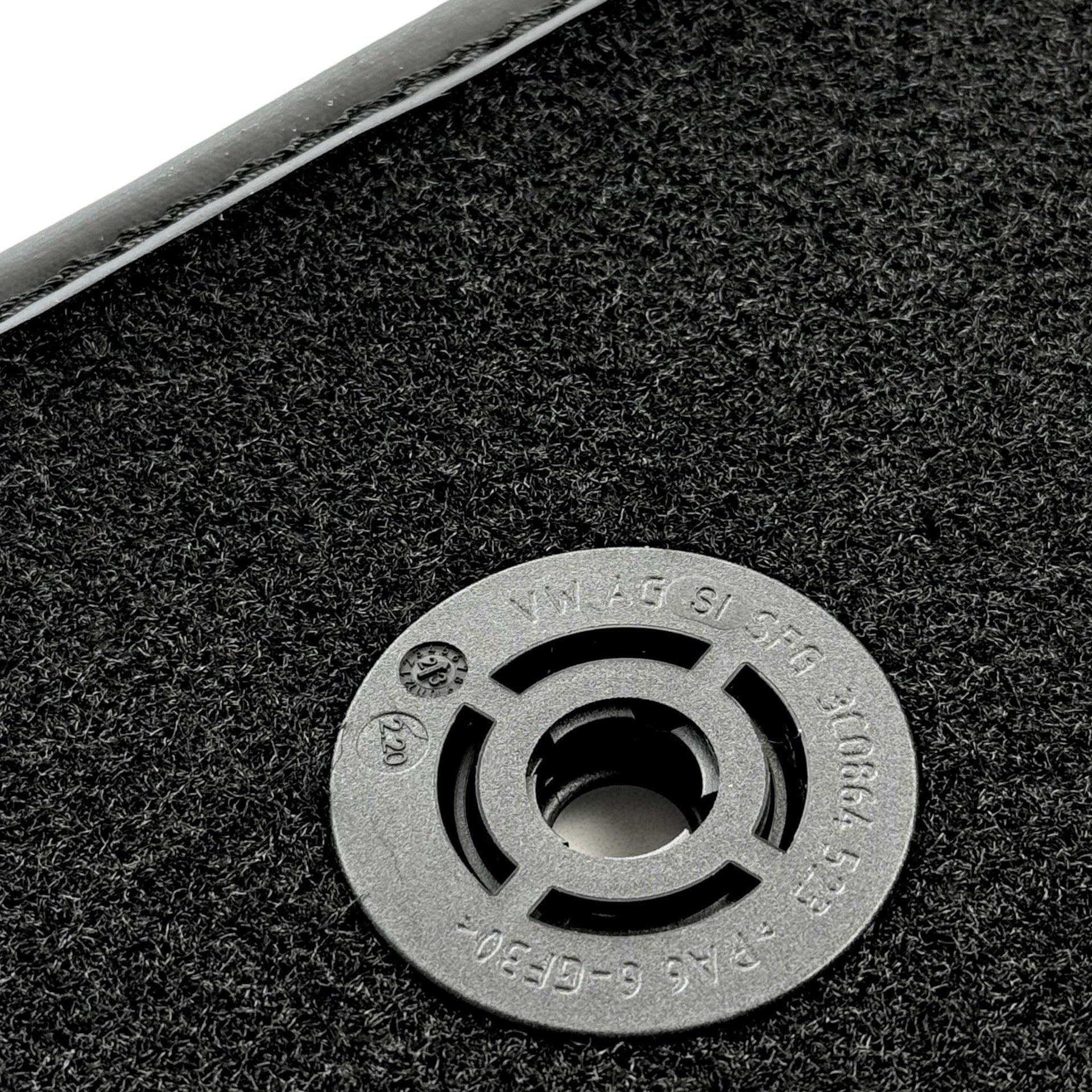 Black Floor Mats for Audi Q2 (2020-2024) - AutoWin