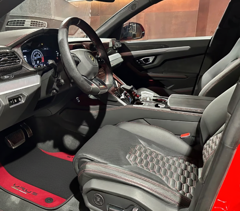 Black Floor Mats For Lamborghini Urus Tailored With Yellow Trim - AutoWin.EU