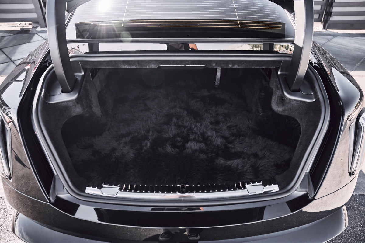 سجاد سيارة من جلد الغنم الأسود لسيارة Rolls Royce سبكتر (2023-2024) مع جلد أحمر