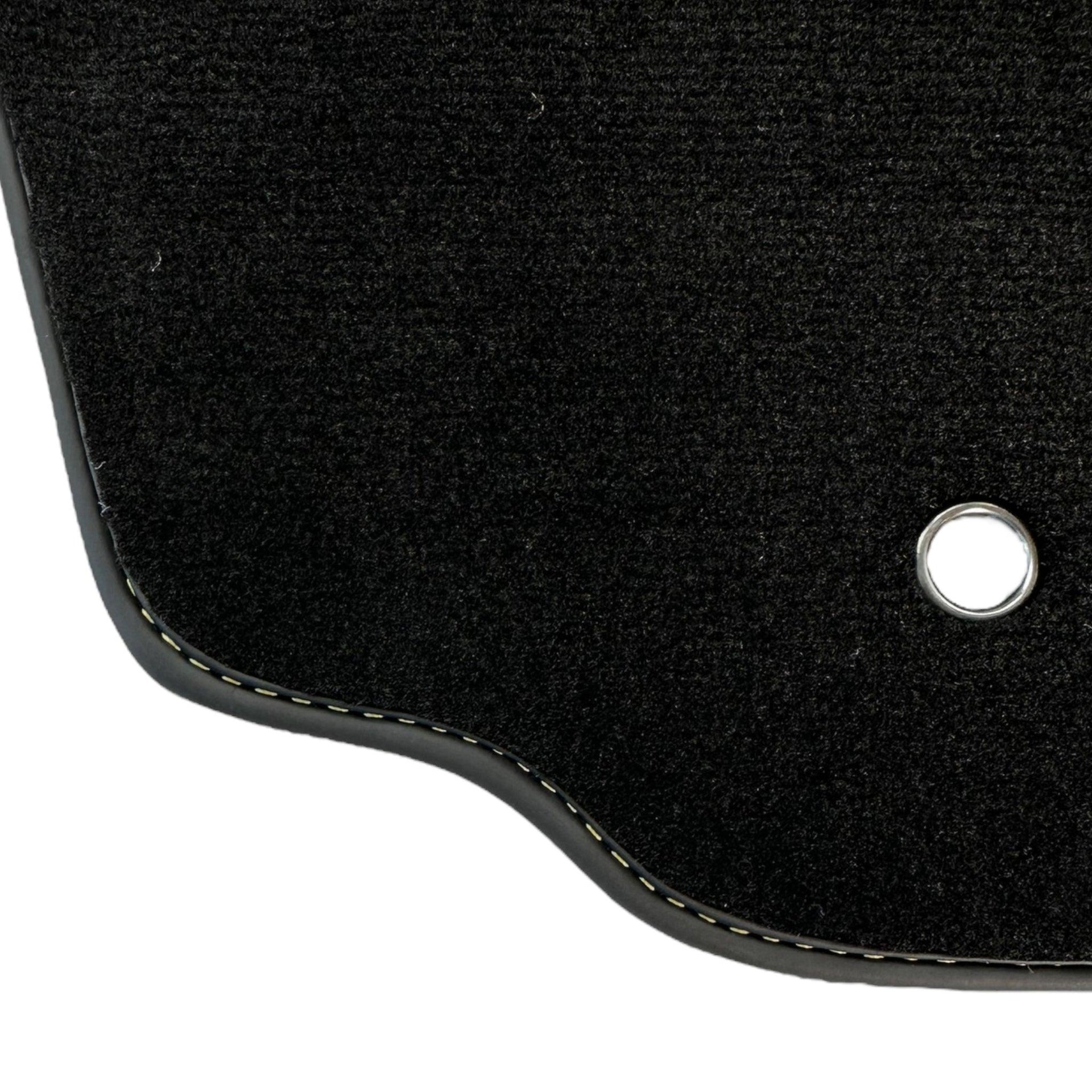 Black Floor Mats For Nissan 350Z (2003-2008) - AutoWin