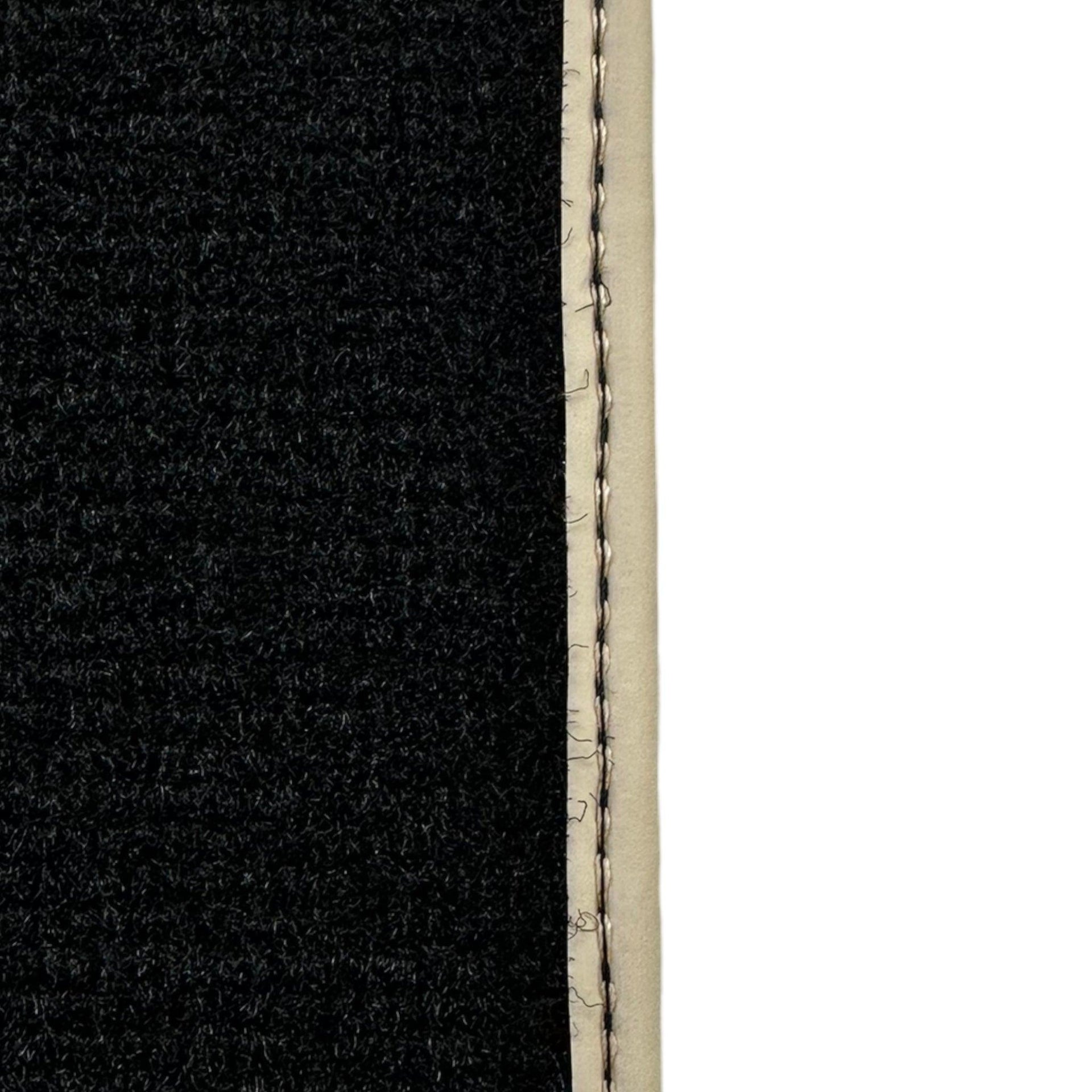 Black Floor Mats For Toyota Hilux (1998-2005) - AutoWin