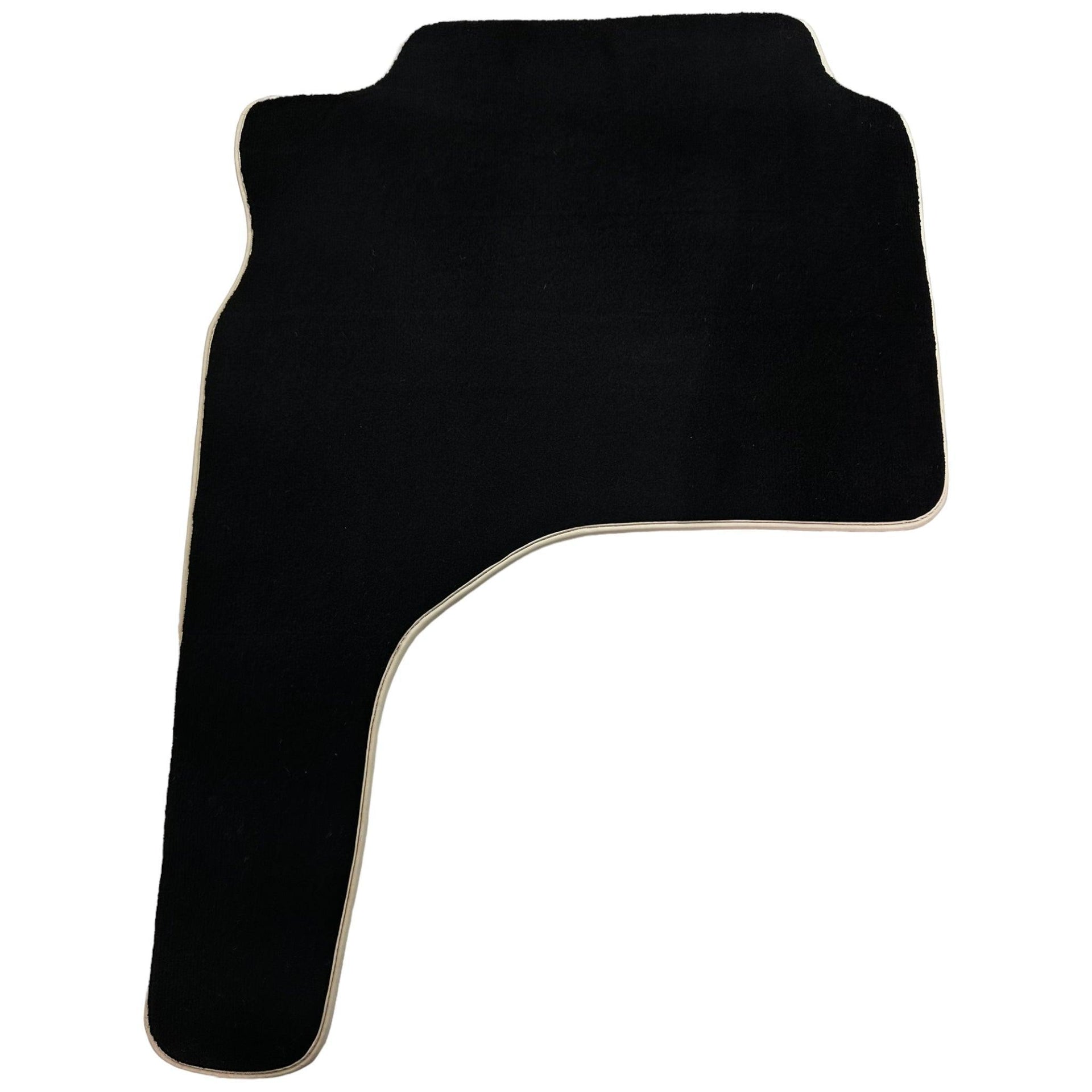 Black Floor Mats For Mitsubishi Pajero Sport (1996-2006) - AutoWin