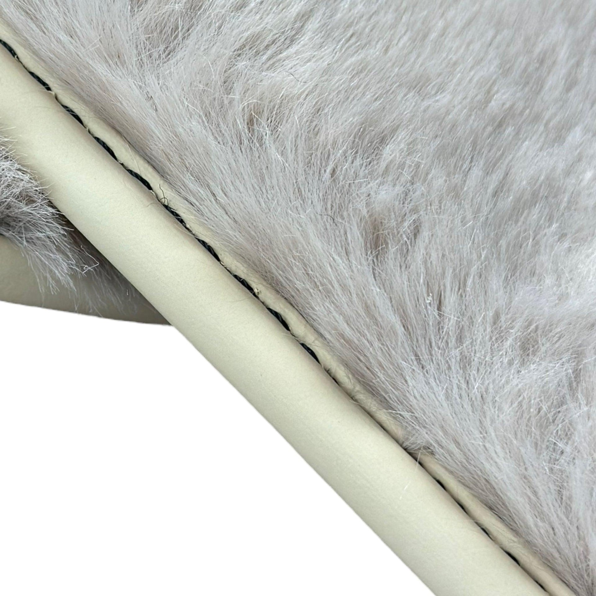 White Sheepskin Floor Mats for Bentley Continental GTC (2011-2018) ER56 Design - AutoWin