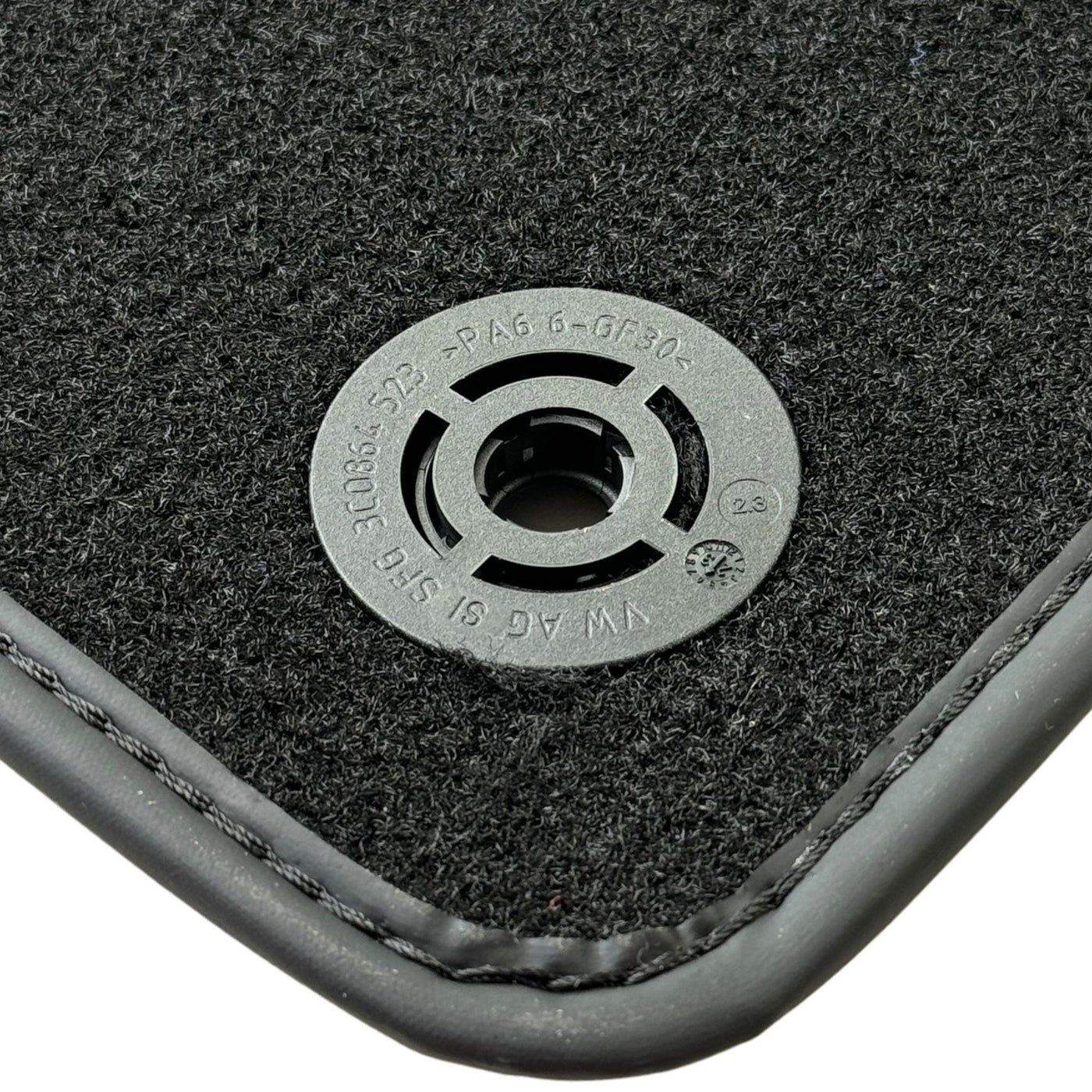 Black Floor Mats for Audi Q8 (2018-2023) - AutoWin