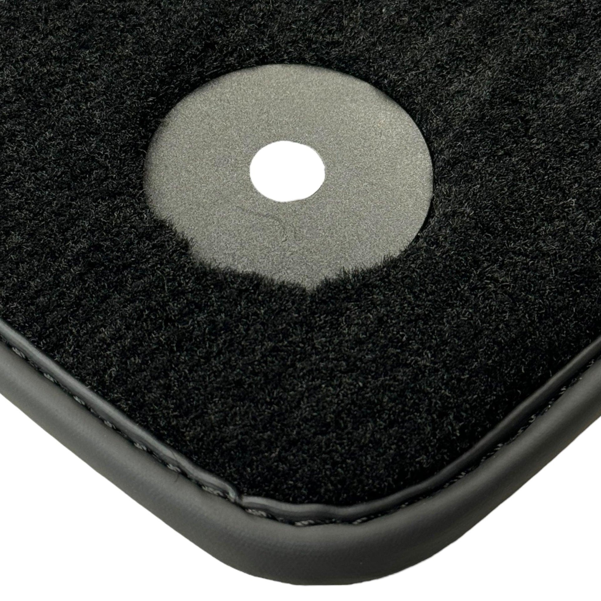 Black Floor Mats for Audi Q5 FY (2017-2023) - AutoWin