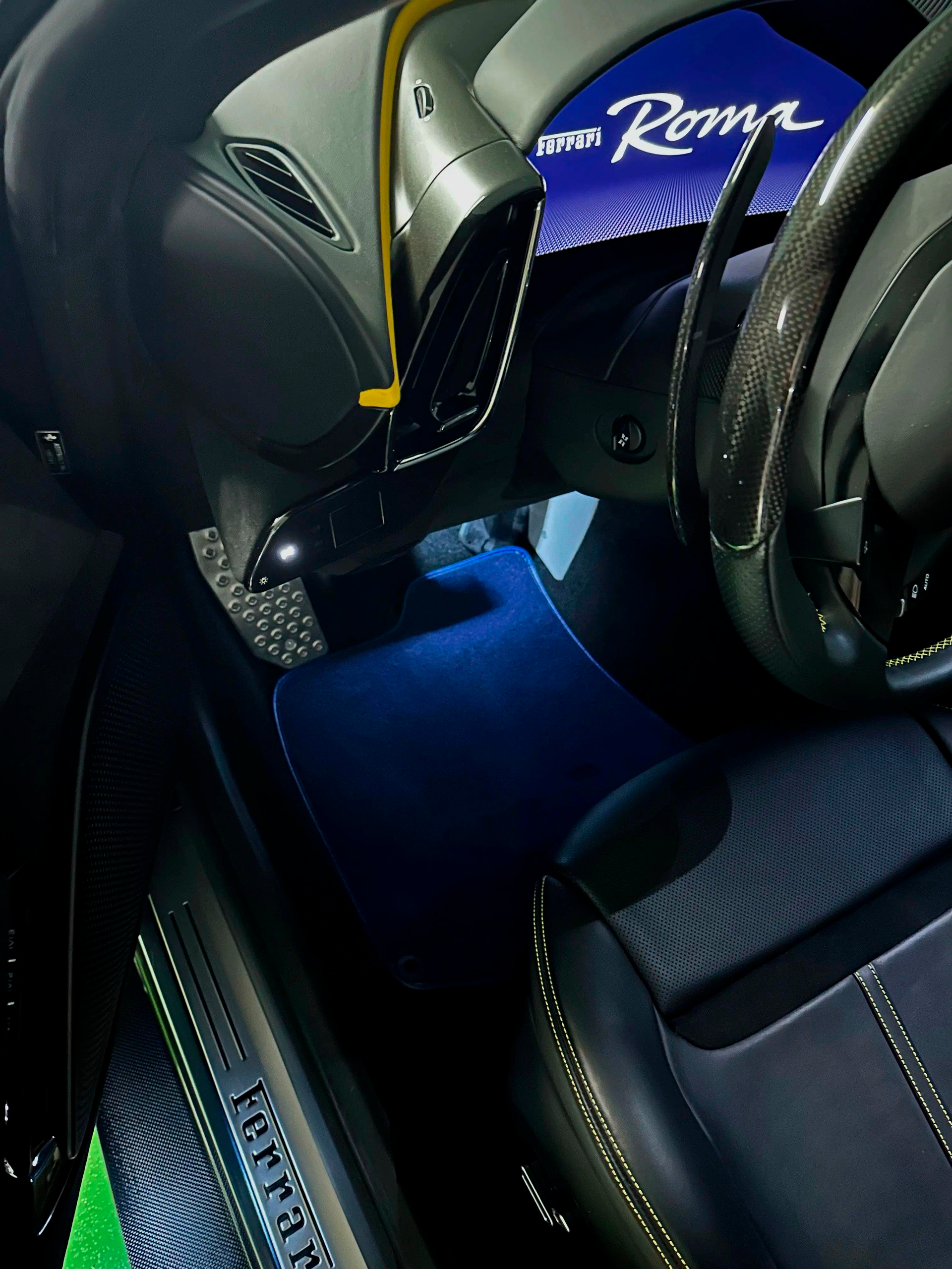 Black Floor Mats For Ferrari Roma (2021-2024) Italian Edition - AutoWin