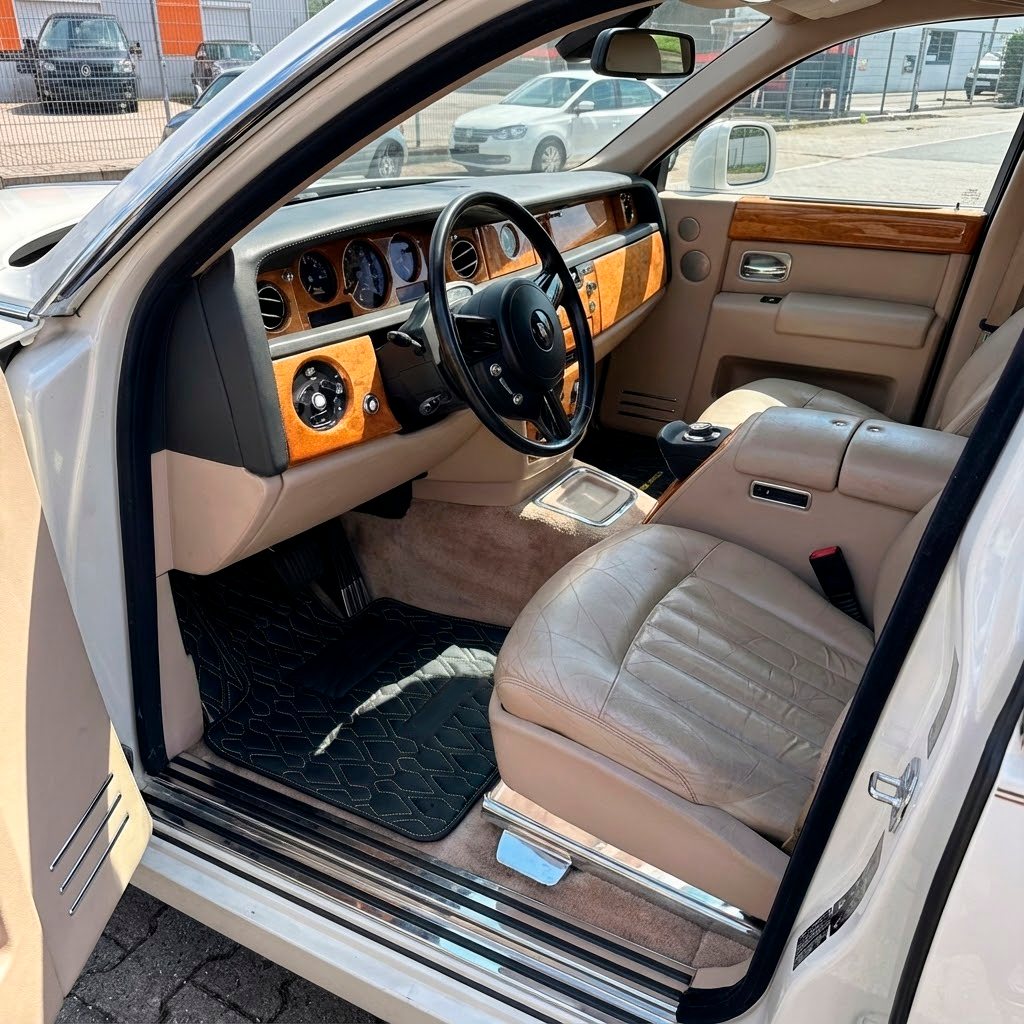 Custom Black Leather Floor Mats for Rolls-Royce Phantom Sedan (2003-2016)