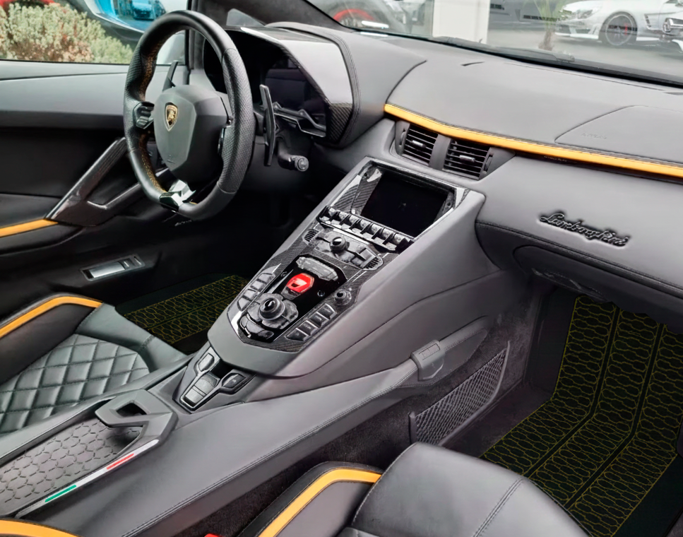 Interior look of floor mats for Lamborghini Huracan Performante (2017-2019)