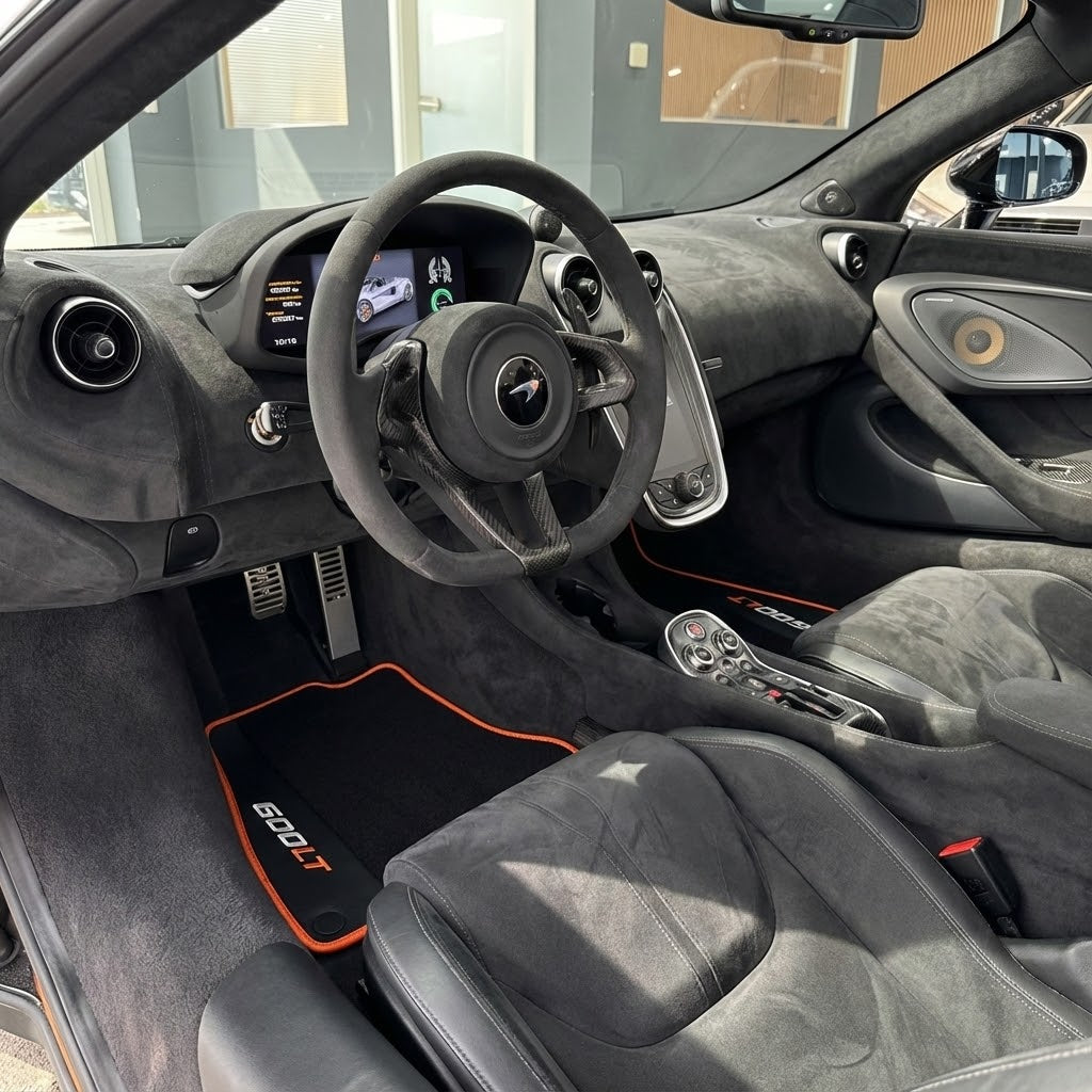 سجاد سيارات أسود لمكلارين 600 LT (2018-2020) مع جلد