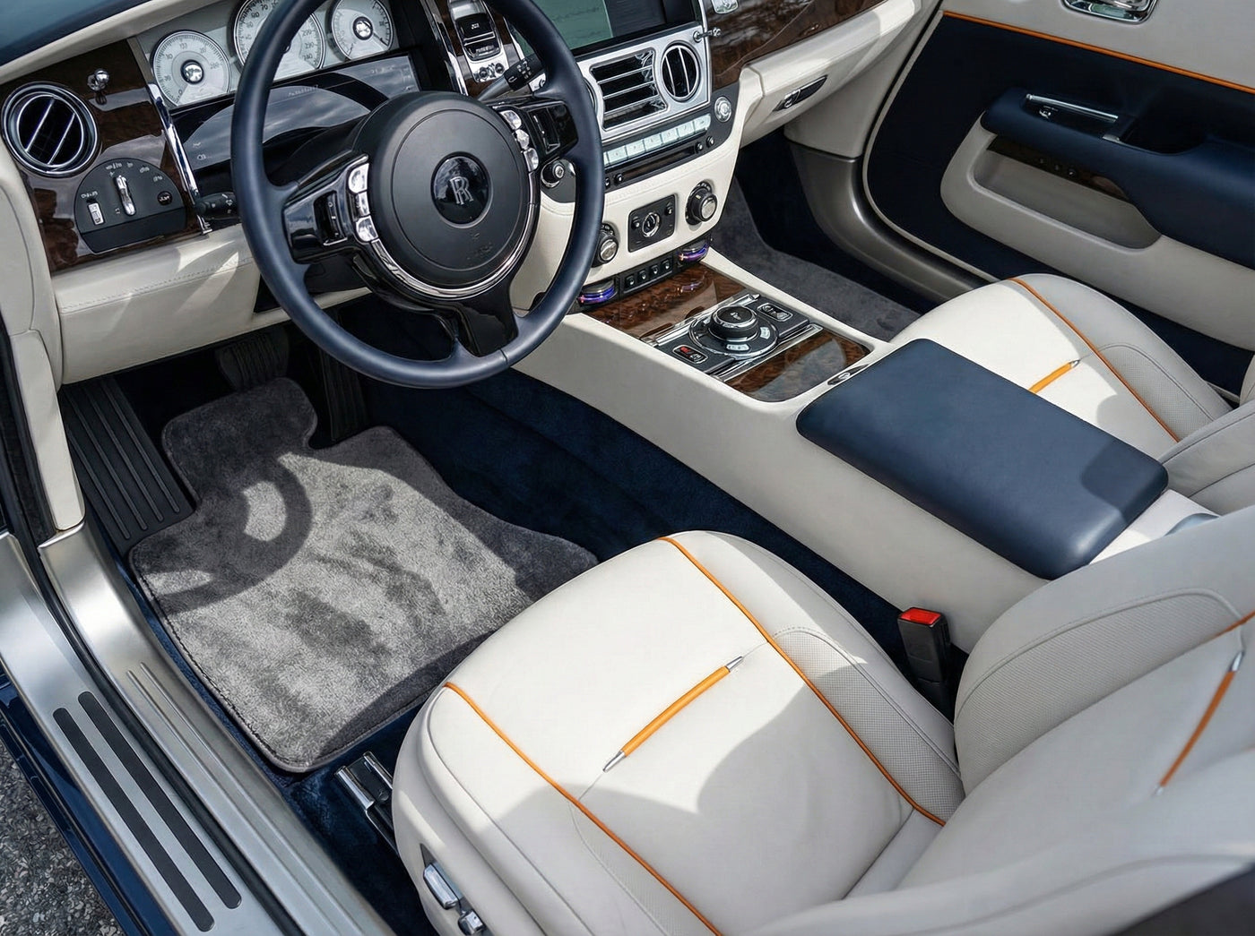 سجاد السيارات لسيارة رولز رويس داون RR6 2016-2023 رمادي