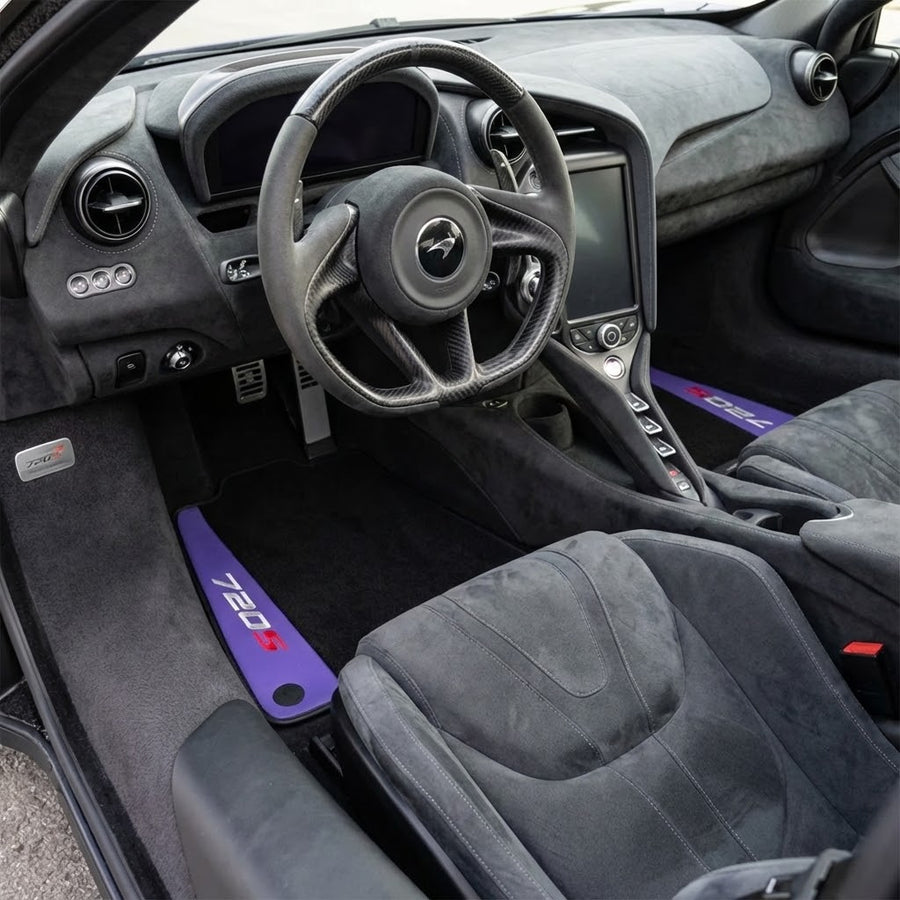 سجاد سيارات جلدية بنفسجي مع حواف سوداء لمكلارين 720S | حواف سوداء