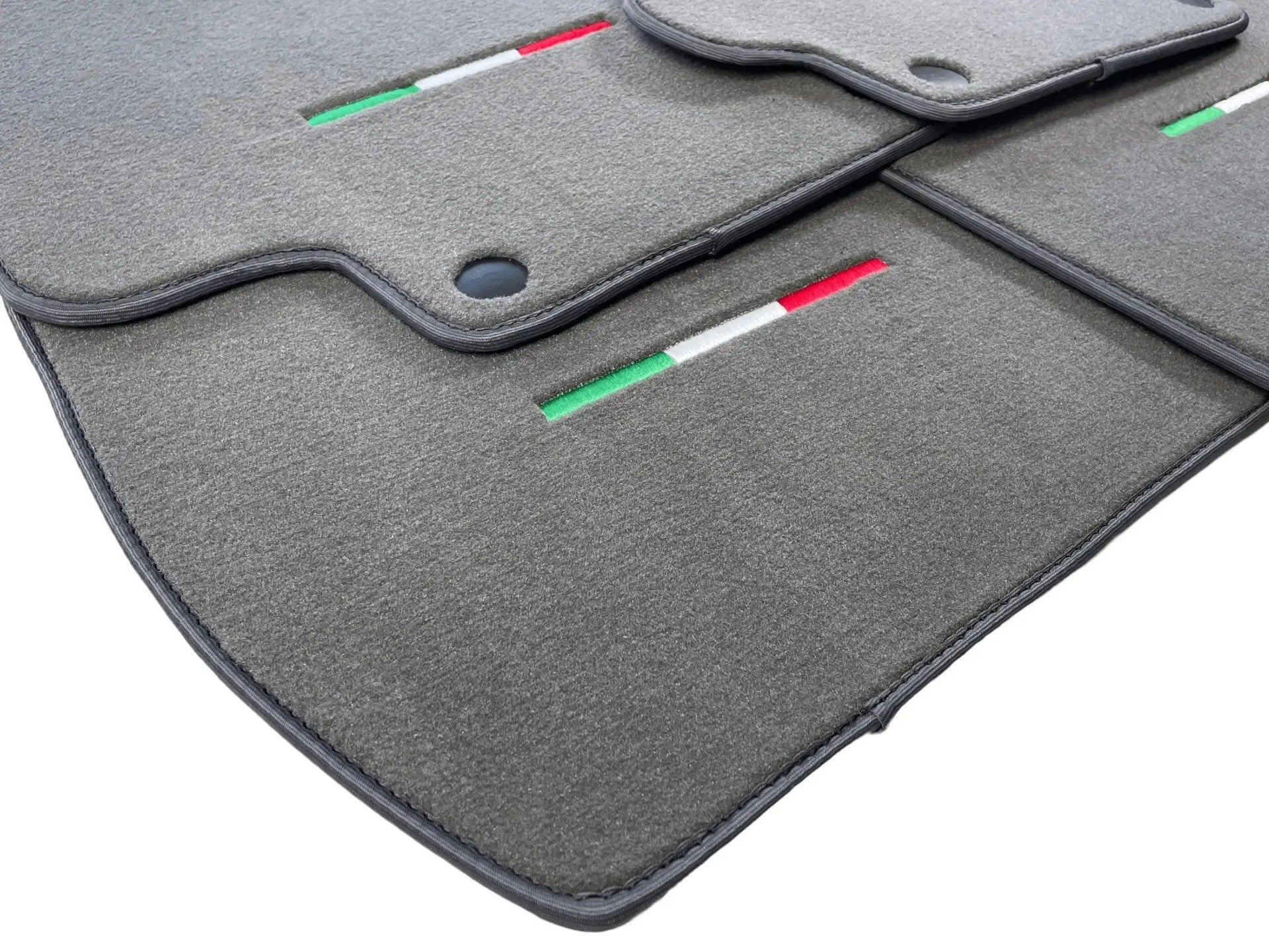 Gray Floor Mats For Maserati GranTurismo Sportline (2009-2019) IT Edition - AutoWin