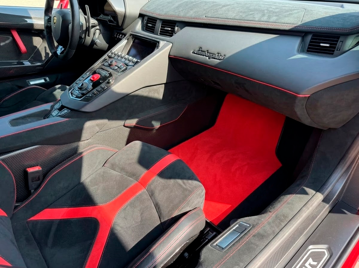Customizable Black Floor Mats for Lamborghini Aventador With Red Leather