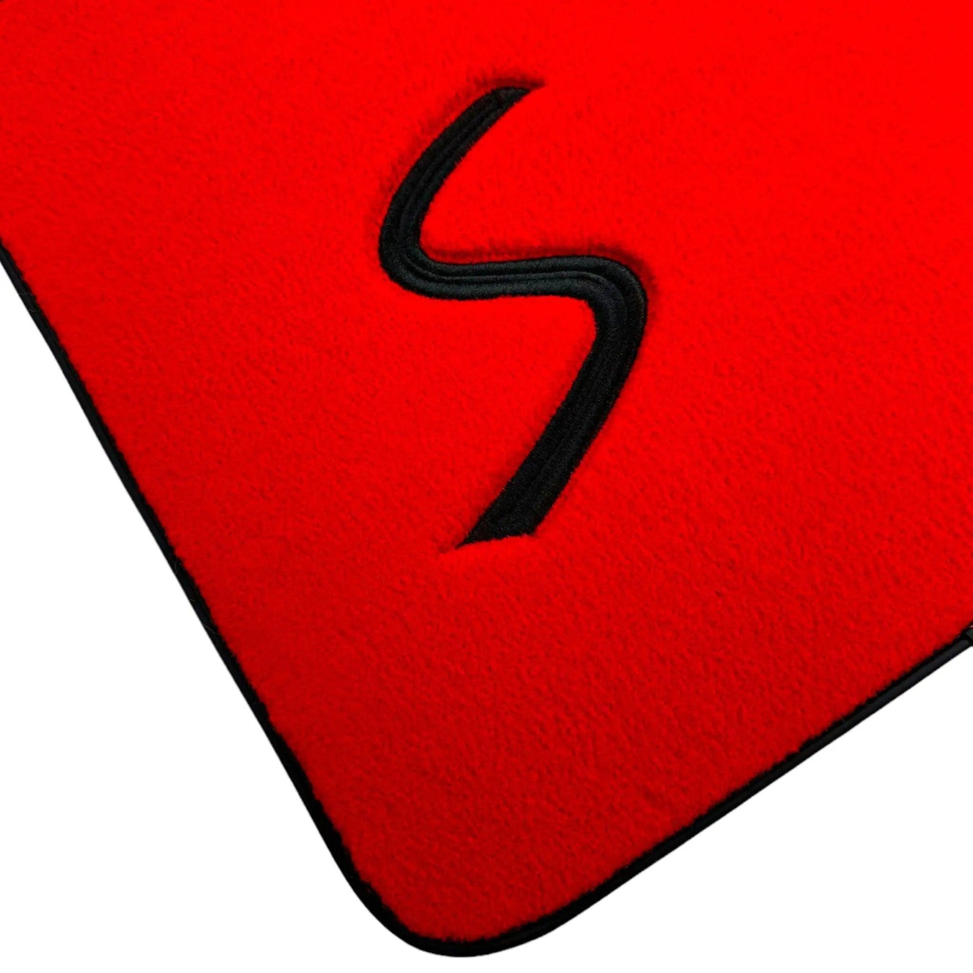 Red Floor Mats for Mini Clubman R55 (2007-2015) - AutoWin