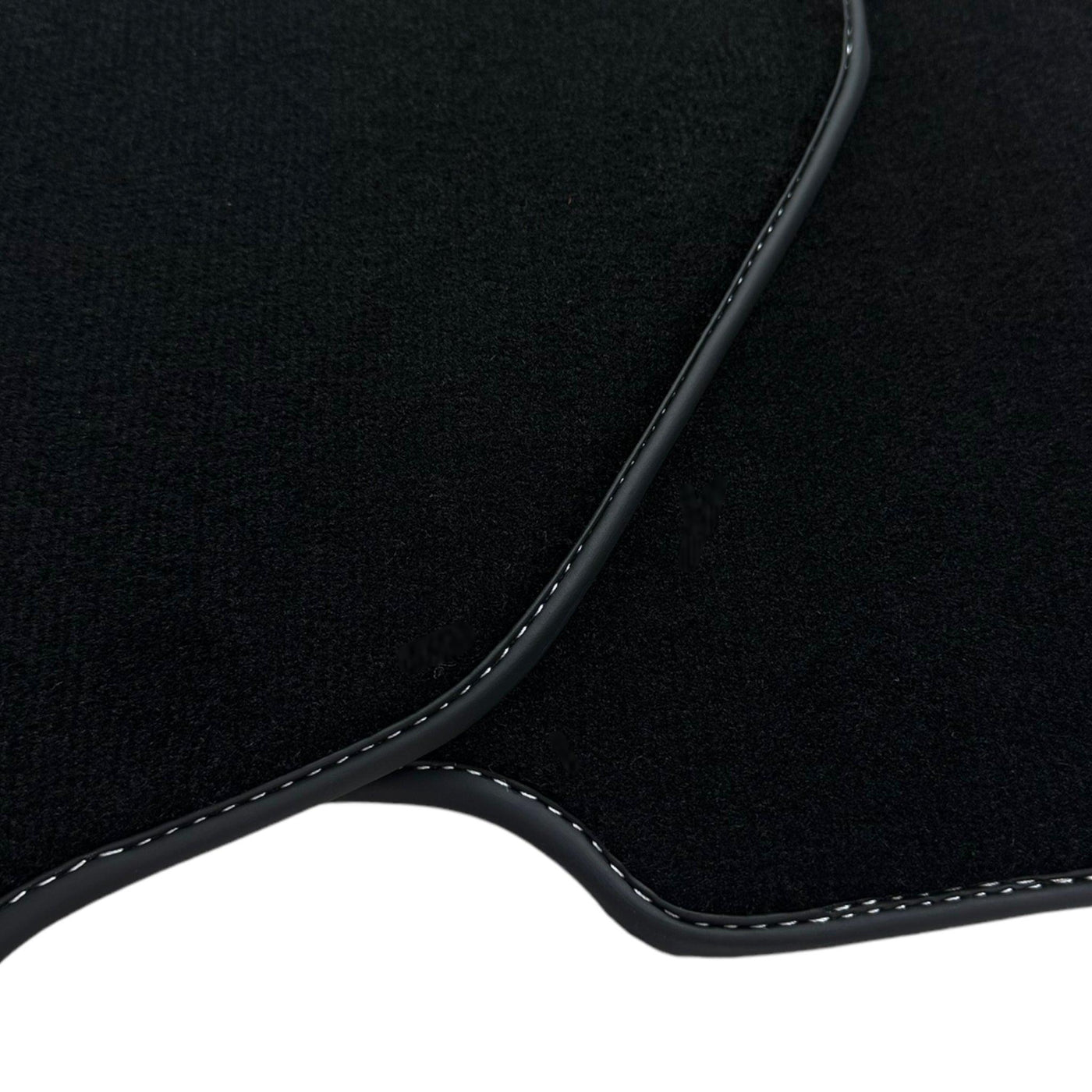 Black Floor Mats For Honda CR-V (1997-2001) - AutoWin