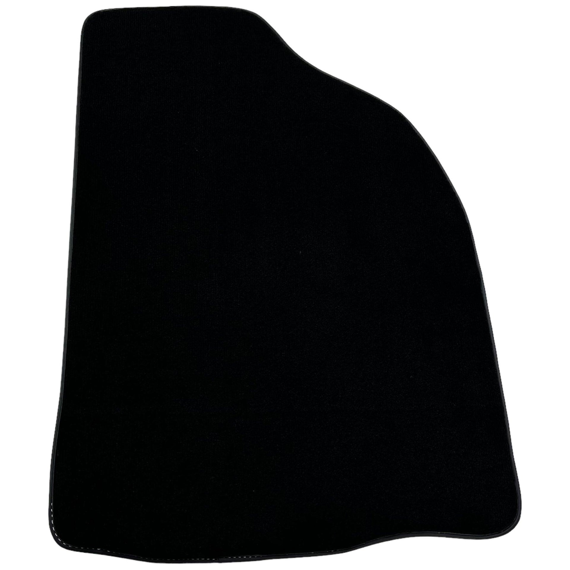 Black Floor Mats For Mitsubishi Pajero Sport (1996-2006) - AutoWin