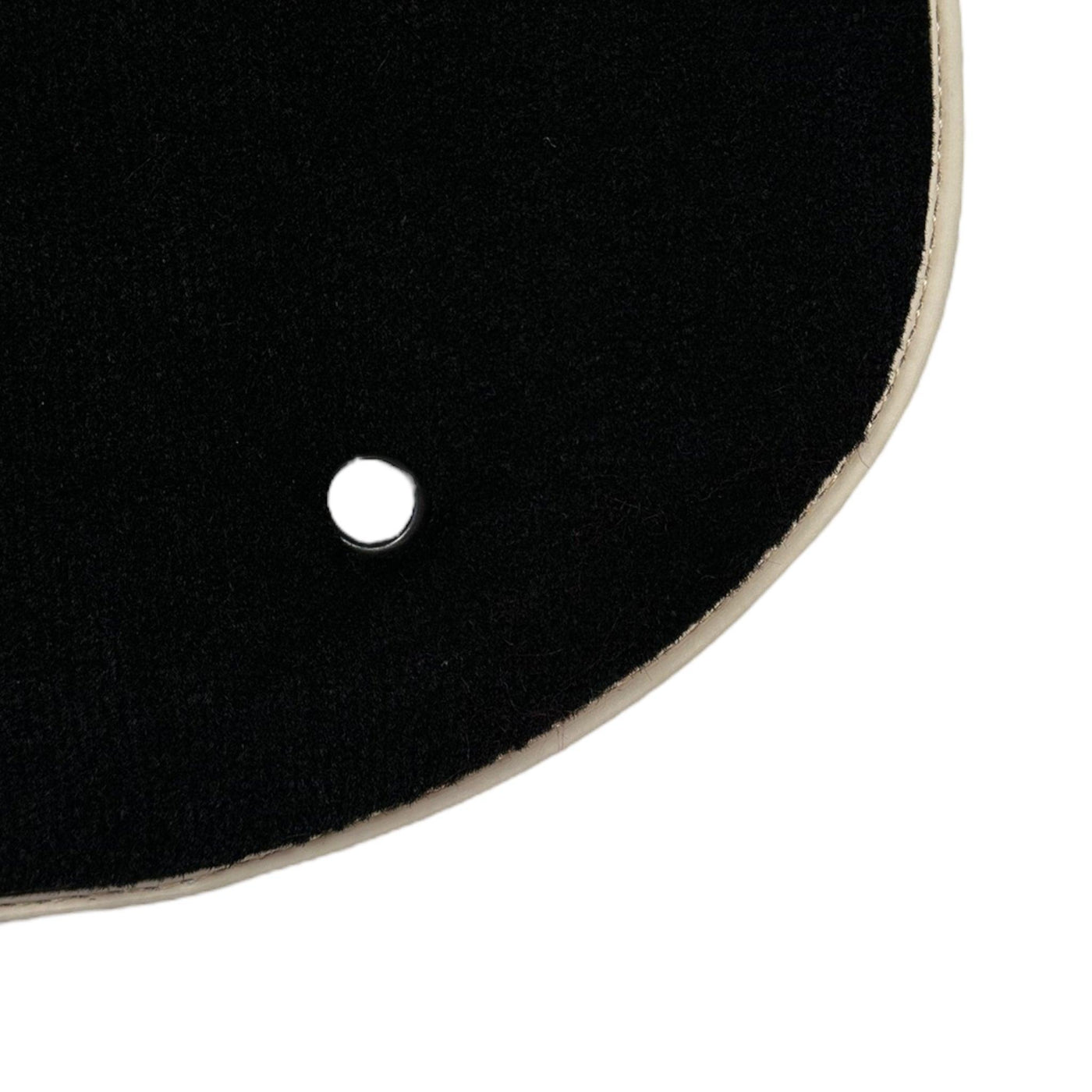 Black Floor Mats For Mitsubishi Pajero Sport (2009-2015) ER56 Design - AutoWin