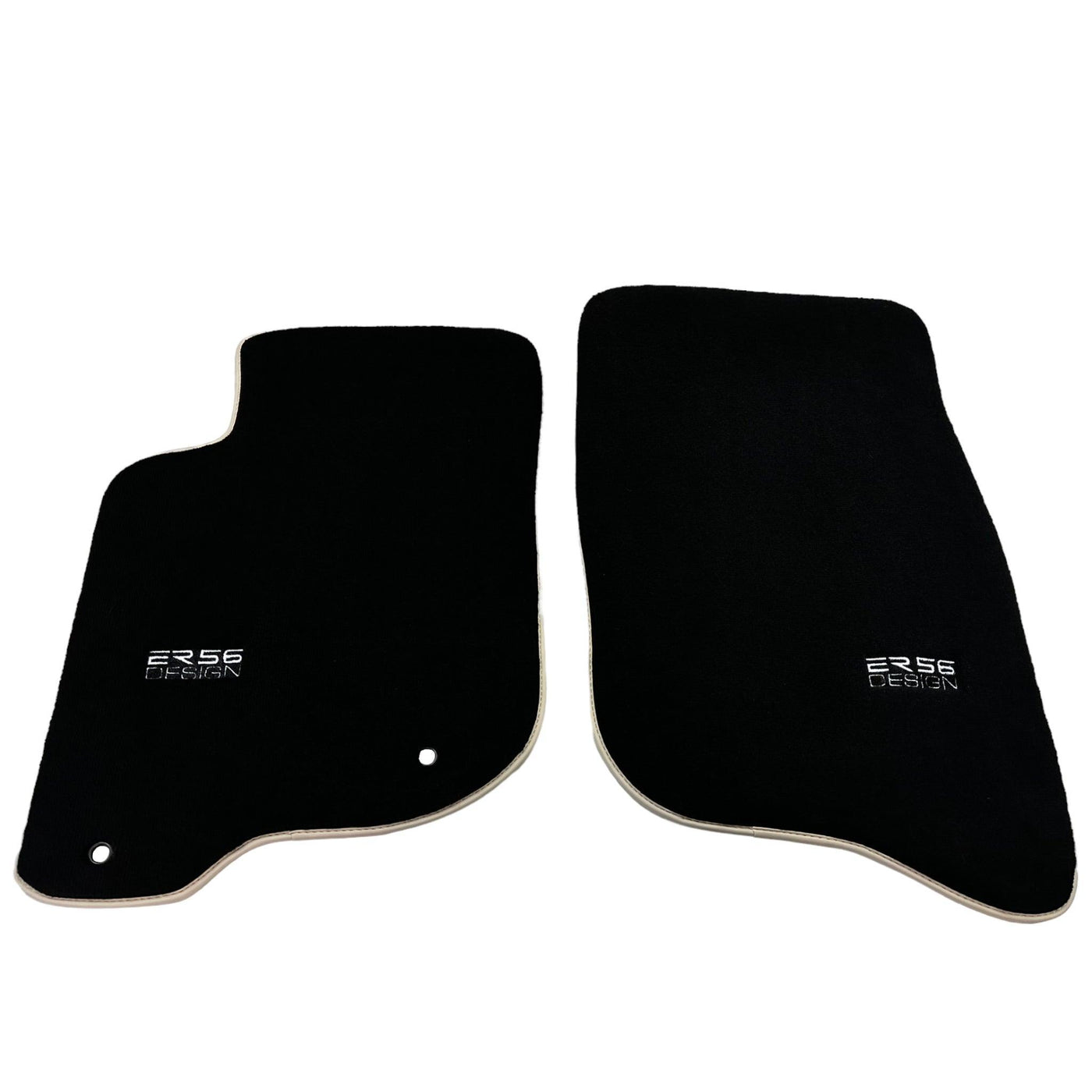Black Floor Mats For Mitsubishi Pajero Sport (2009-2015) ER56 Design - AutoWin