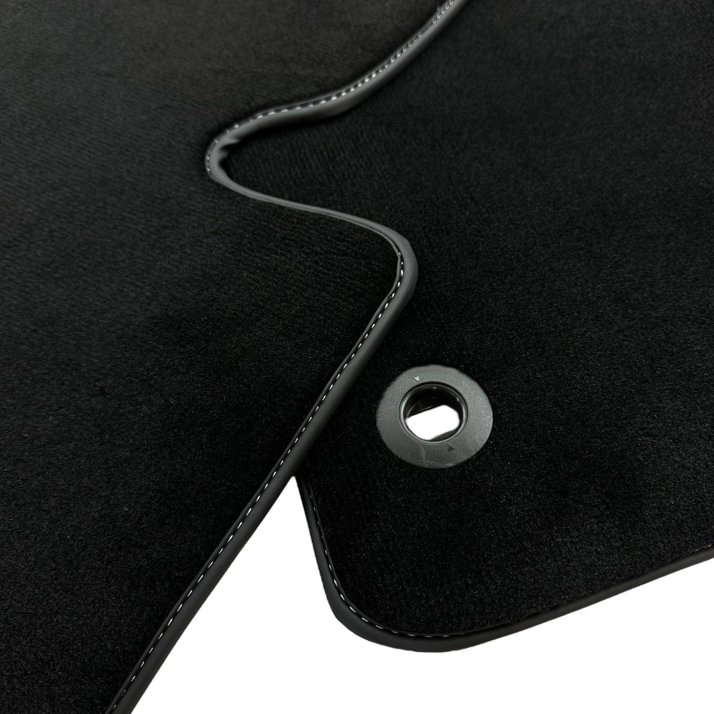 Black Floor Mats For Toyota Land Cruiser 150 (2009-2022) - AutoWin