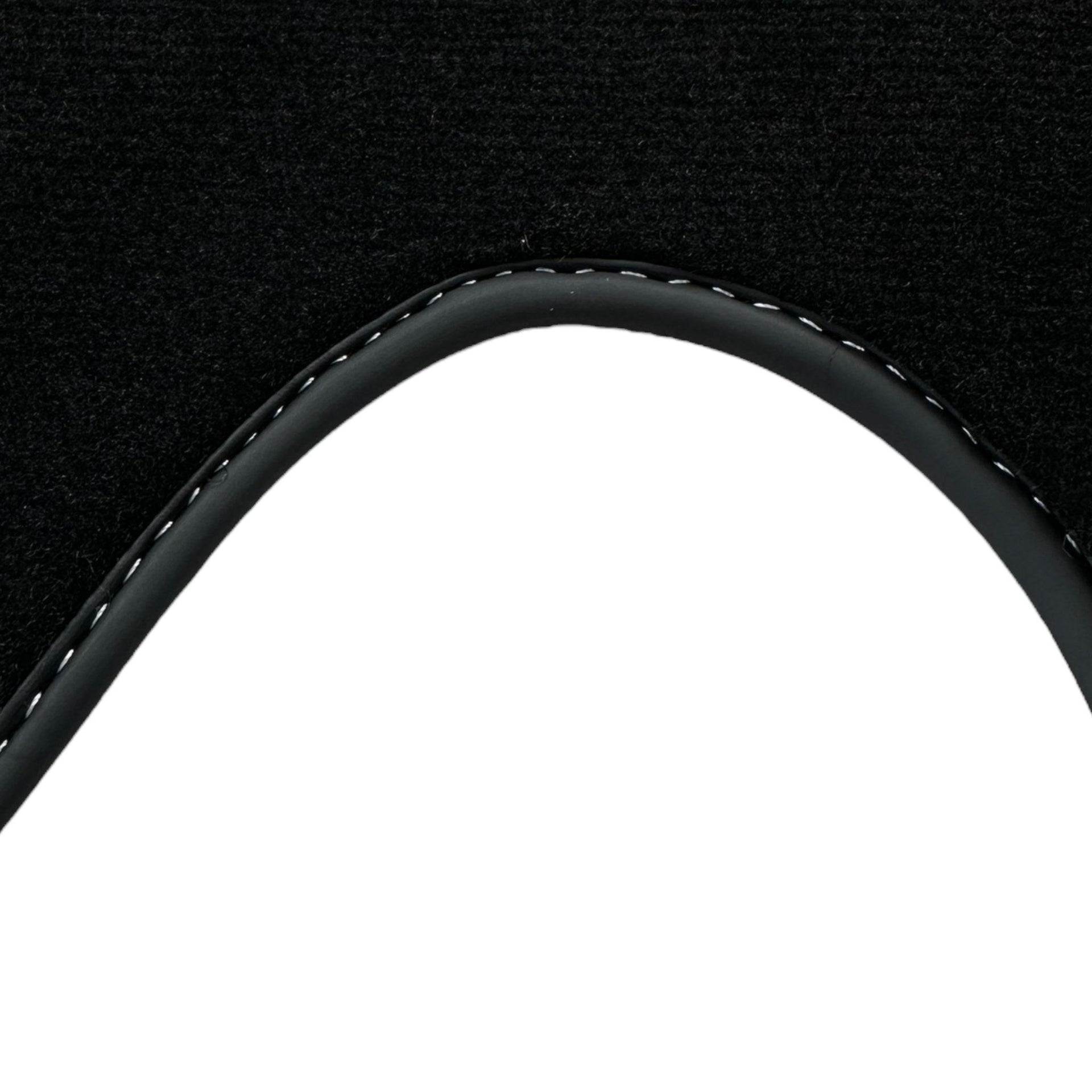 Black Floor Mats For Toyota RAV-4 (2003-2005) - AutoWin