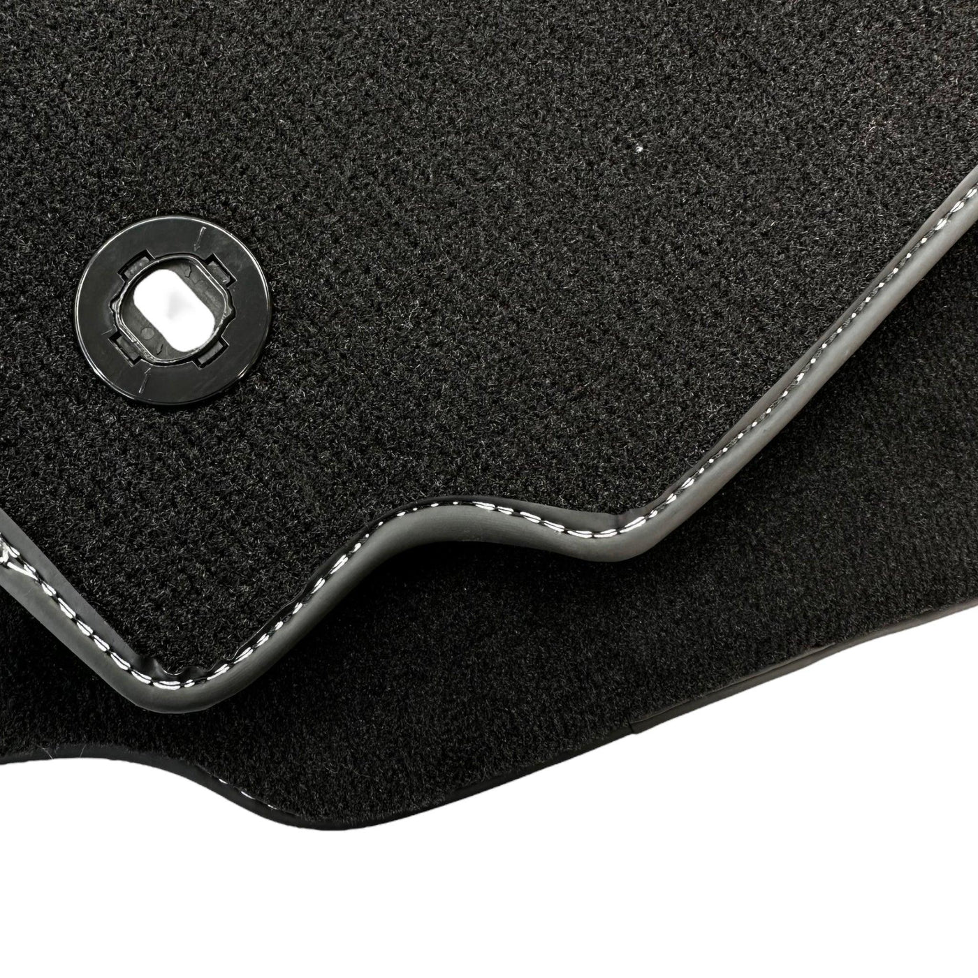 Black Floor Mats For Toyota RAV4 (2013-2018) - AutoWin