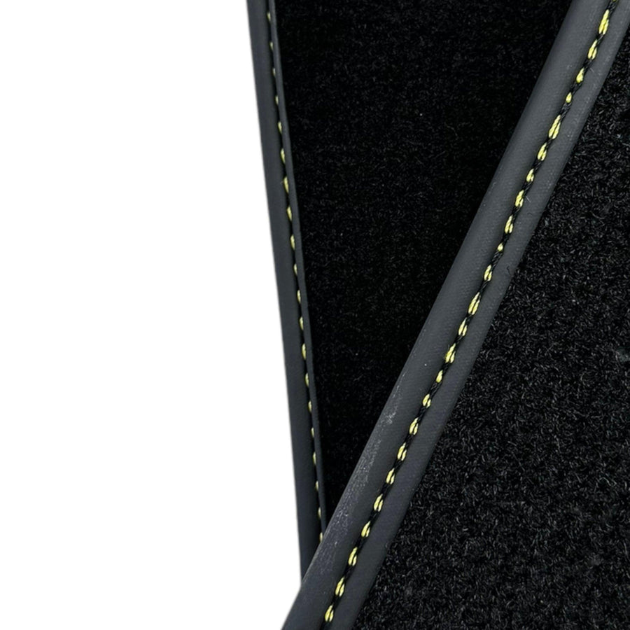Black Floor Mats For Nissan 350Z (2003-2008) - AutoWin
