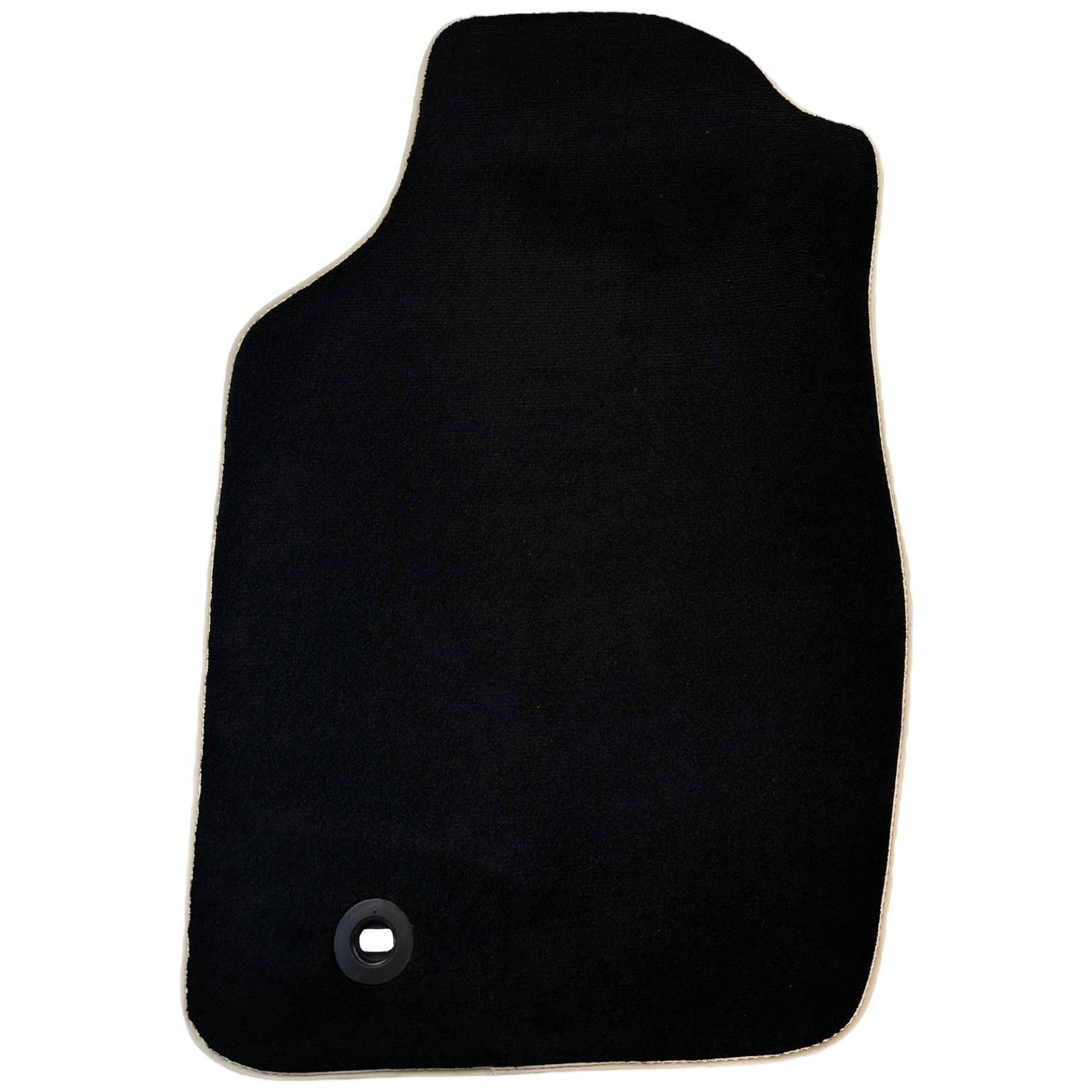 Black Floor Mats For Toyota Hilux (2005-2015) - AutoWin