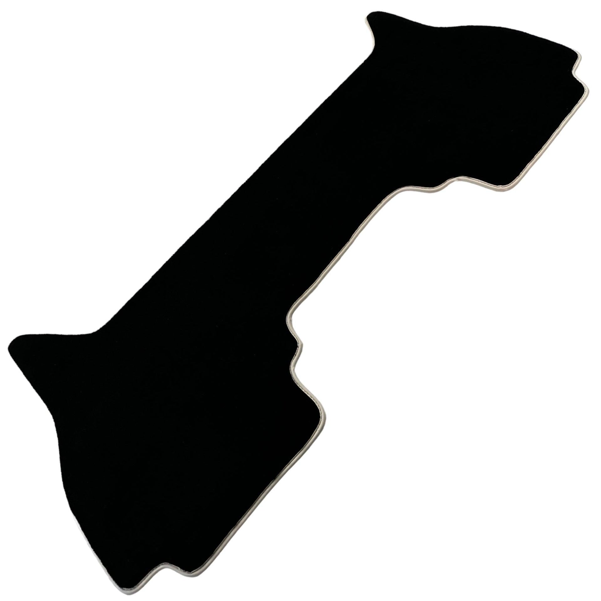 Black Floor Mats For Mitsubishi Pajero III (2000-2004) - AutoWin