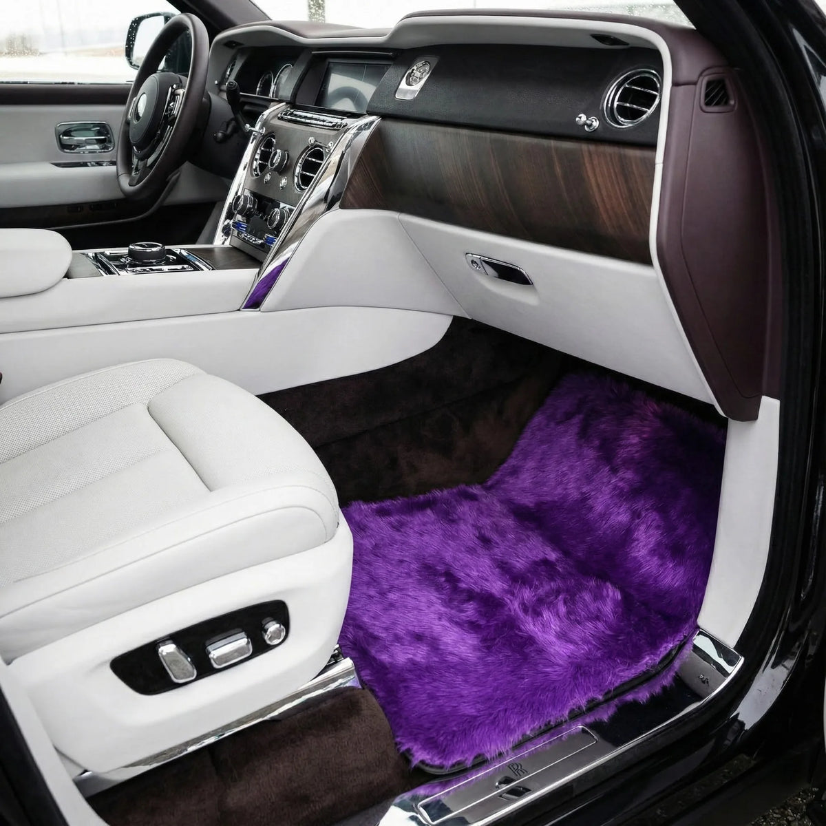 Interior look of floor mats for Rolls-Royce Cullinan (2018-2025)