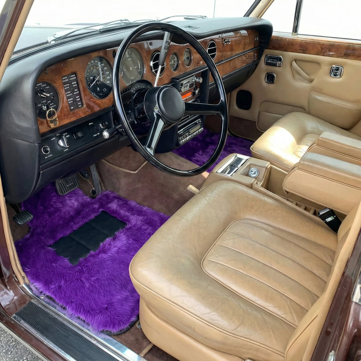 Interior look of floor mats for Rolls-Royce Shadow (1965-1977)