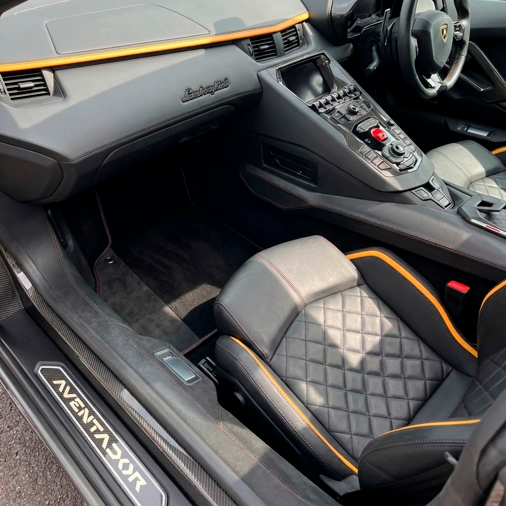Customizable Black Floor Mats for Lamborghini Aventador SV with Alcantara Leather