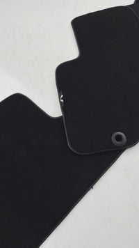 سجاد سيارة أسود لسيارة إنفينيتي EX37 (2013-2014)