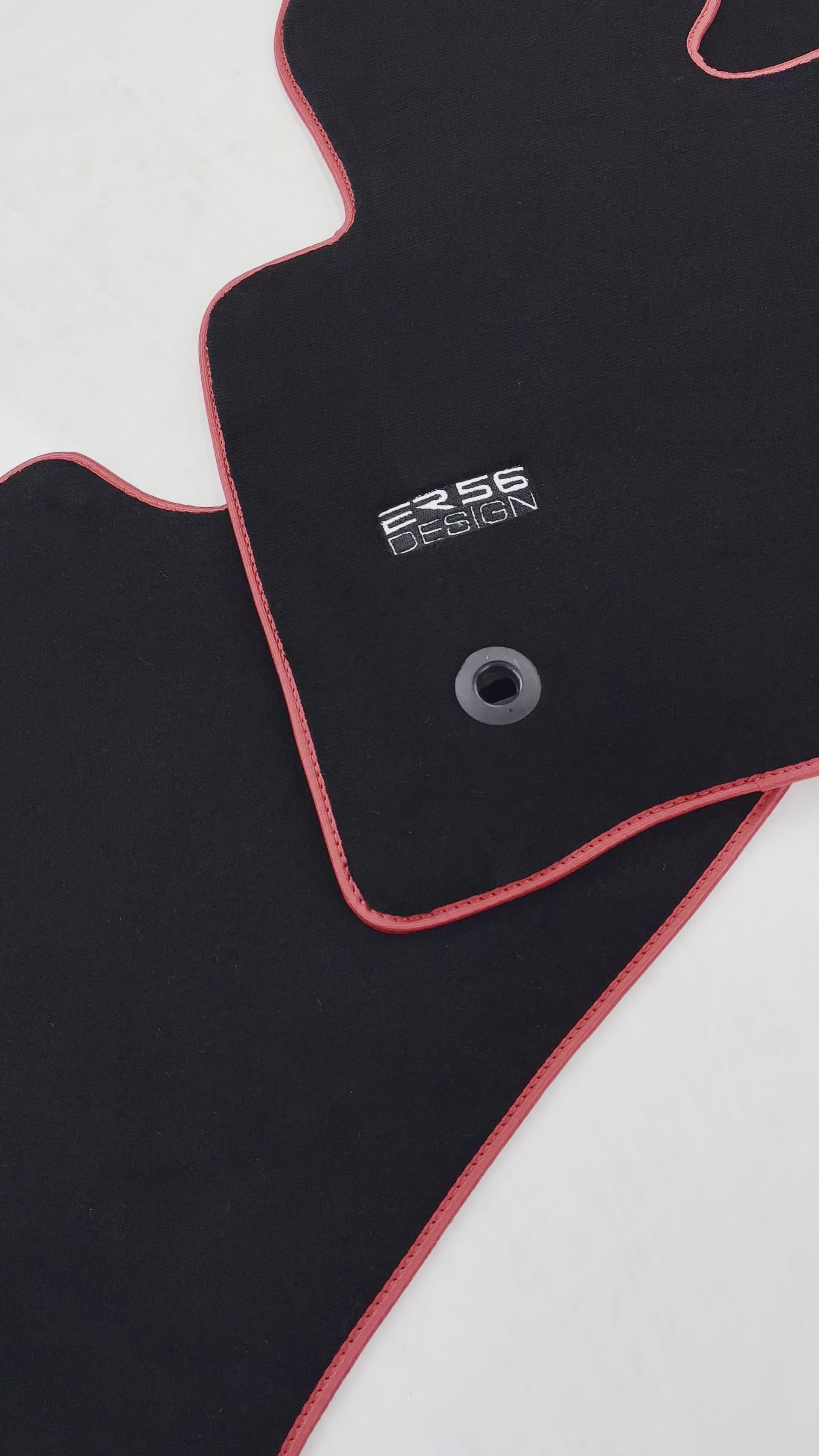 حصائر سيارات سوداء لتويوتا لاند كروزر 200 (2008-2012) تريم أحمر | تصميم ER56 - ER56 Design