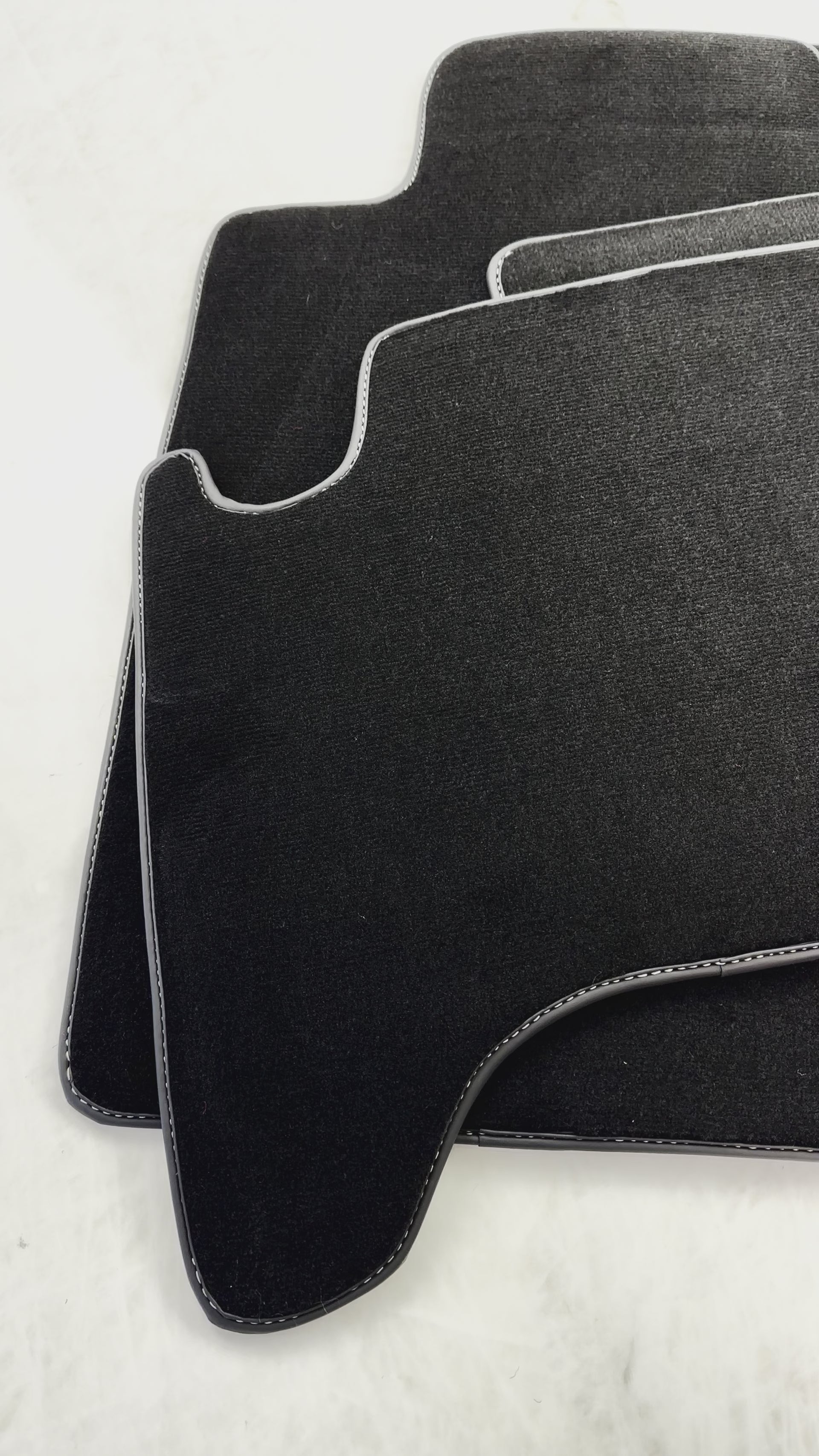 حصائر أرضية سوداء لسيارة تويوتا لاند كروزر 120 (2002-2009) - AutoWin