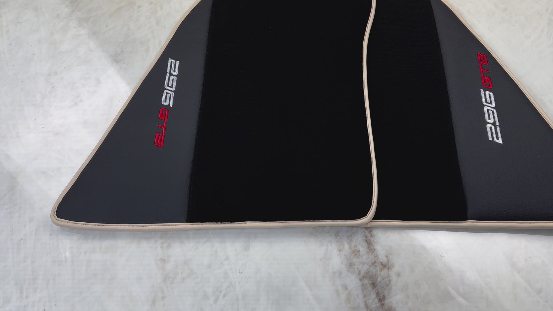 حصائر سيارات سوداء لفيراري 296 GTB (2022-2025) مع جلد | تفاصيل باللون البيج - AutoWin