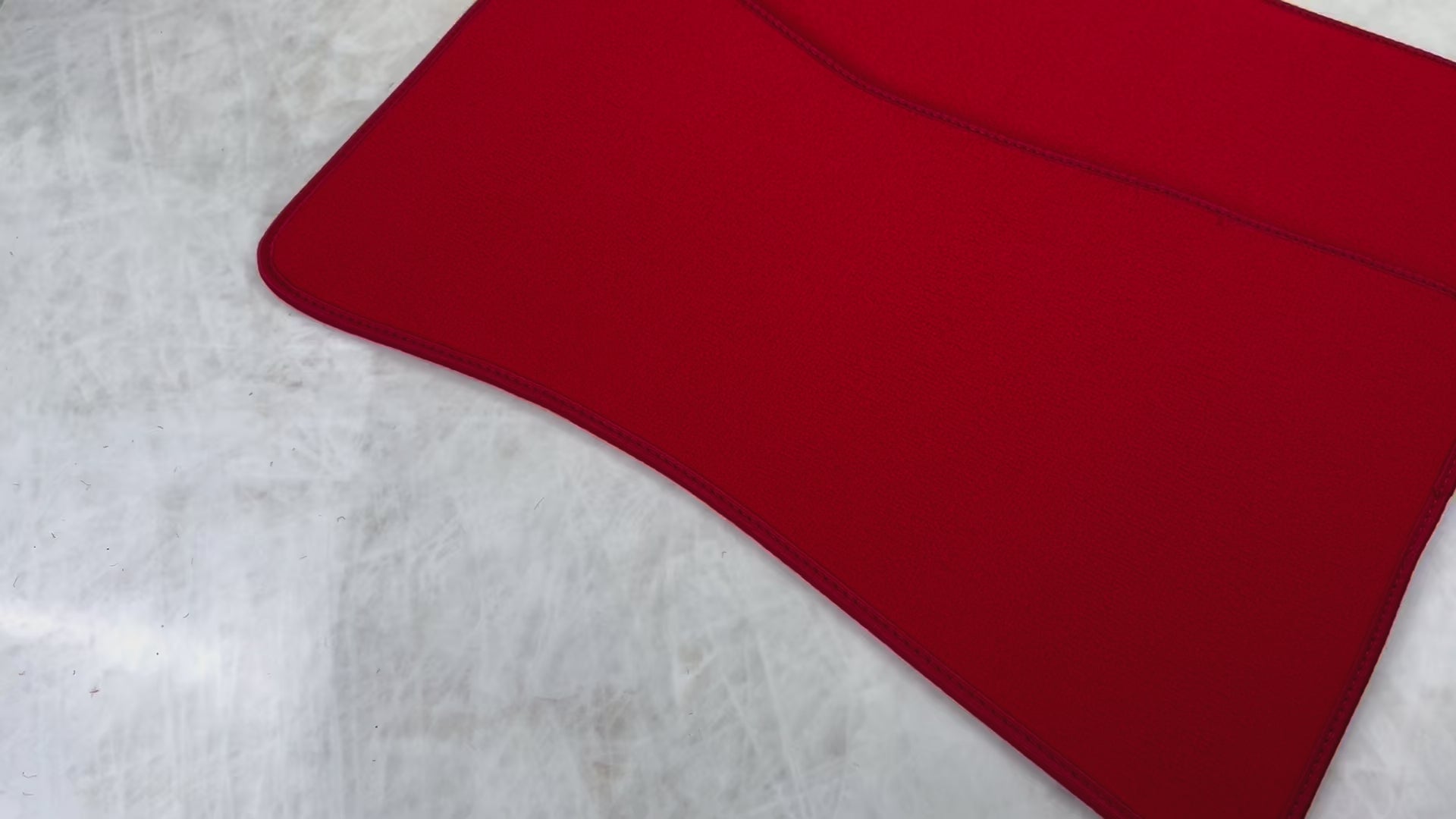 سجاد سيارات أحمر لشيفروليه كورفيت C3 (1968-1982) - AutoWin