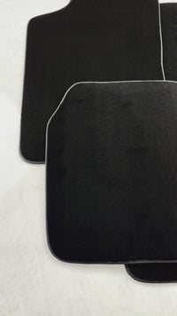Black Floor Mats For Toyota Hilux (1998-2005)