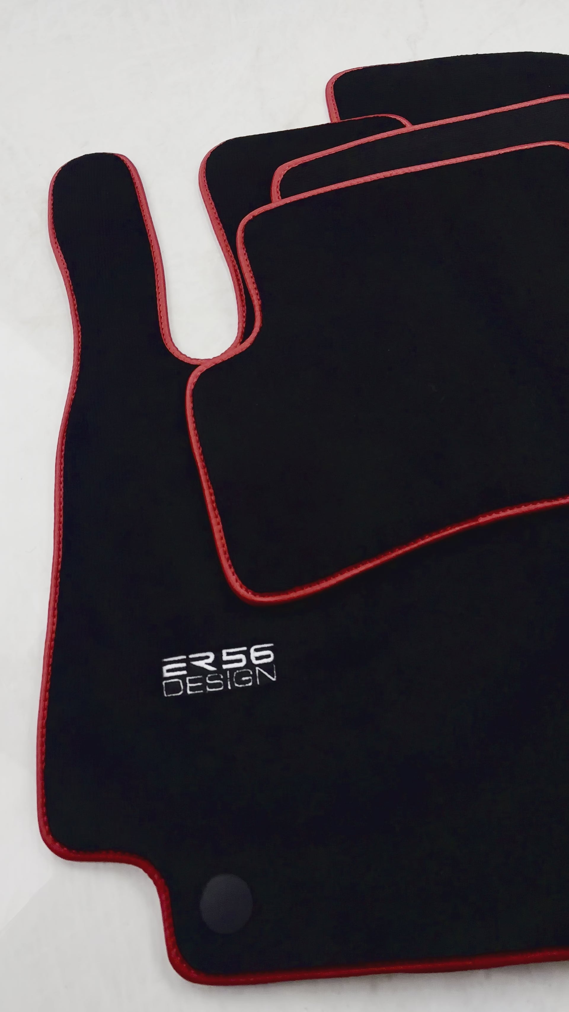 سجاد سيارات لمرسيدس بنز C Class W205 2014-2021 تصميم ER56 مع حواف حمراء - ER56 Design