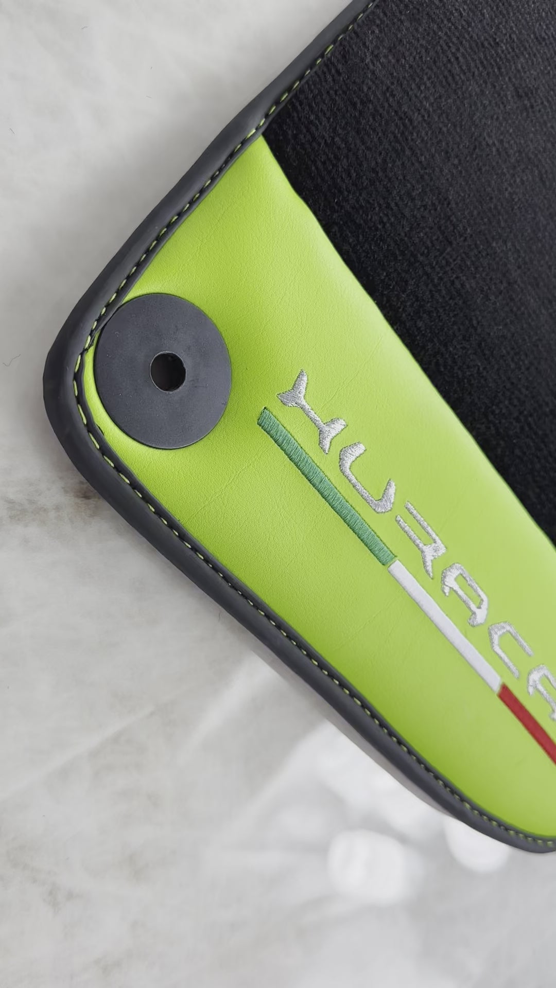 حصائر سيارات سوداء للامبورغيني هوراكان 2014-2023 مع جلد أخضر - AutoWin.EU