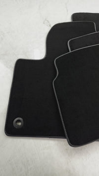 حصائر السيارات لسيارة تويوتا بريوس (2016-2021)