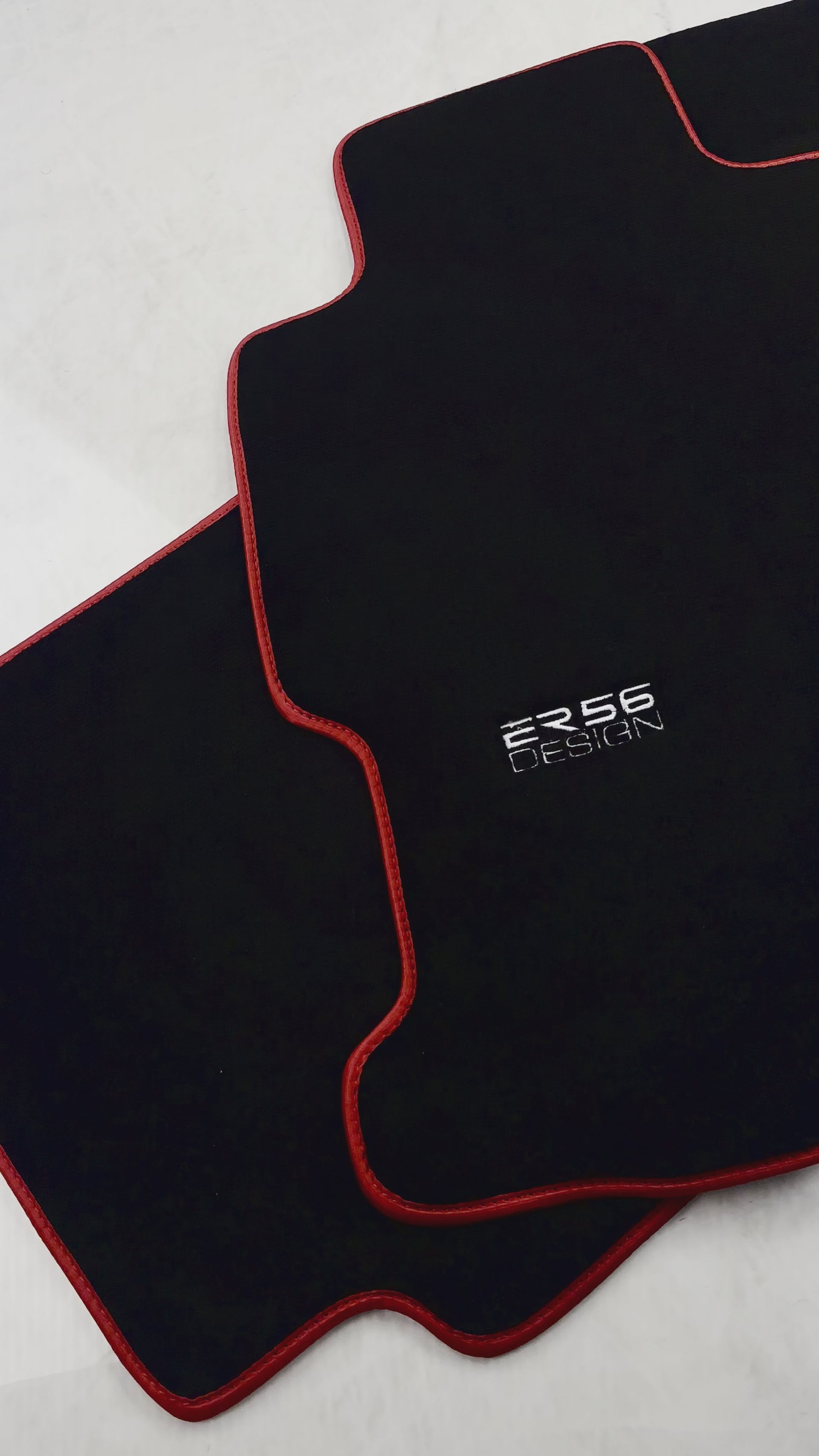 حصائر سيارات سوداء لهوندا سيفيك السابعة (2001-2005) تصميم ER56 مع حواف حمراء - ER56 Design