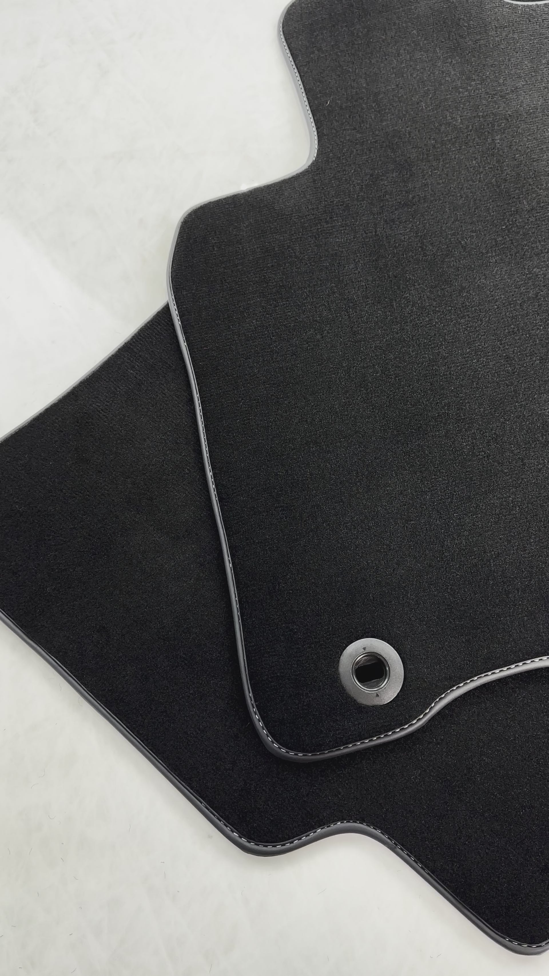 حصائر سيارات سوداء لهوندا CR-V (2002-2006) - AutoWin