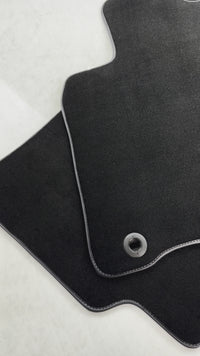 حصائر سيارات سوداء لهوندا CR-V (2002-2006)