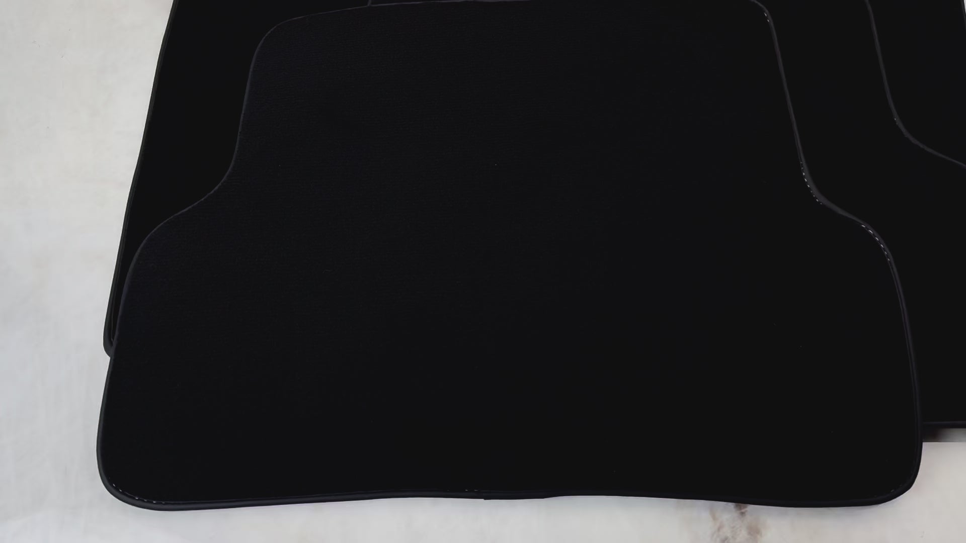 سجاد سيارات أسود لمرسيدس-بنز R107/C107 كوبيه (1971-1989) - AutoWin