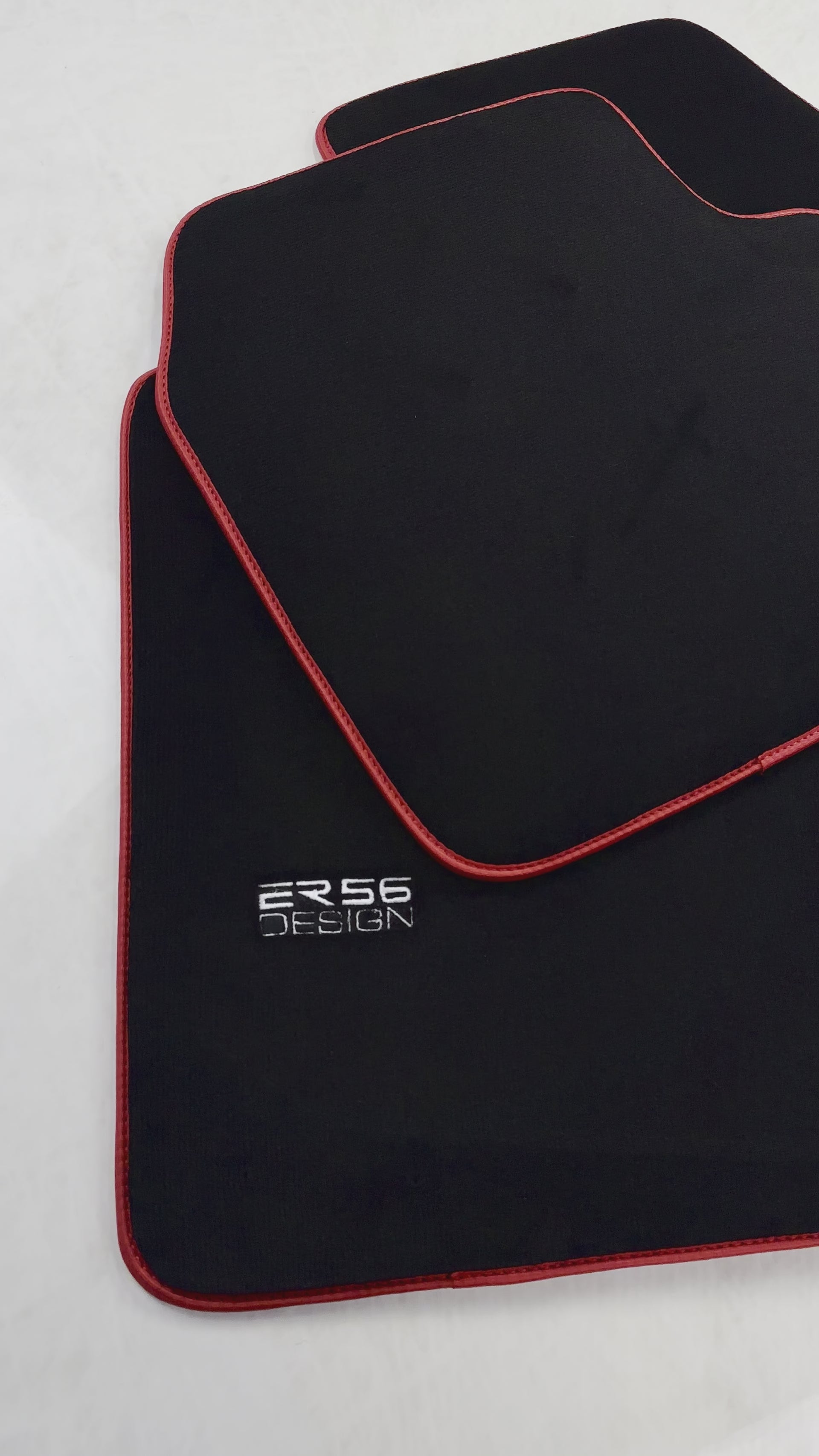 بساط سيارات أسود لتويوتا هيلوكس (1998-2005) تصميم ER56 - ER56 Design