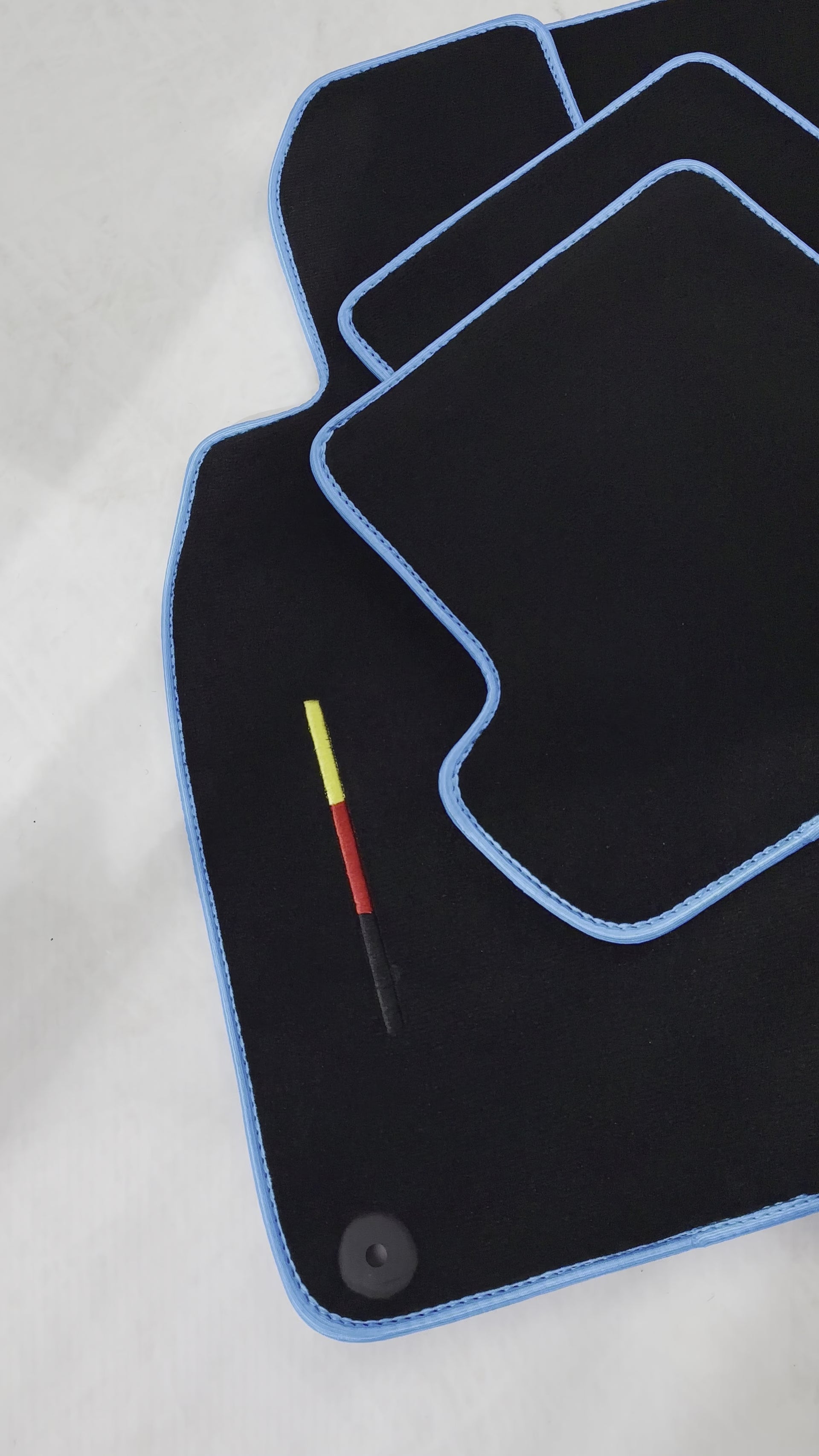 حصائر سيارات سوداء لسيارة بورش 911 - 992 (2019-2024) مع حواف زرقاء - AutoWin