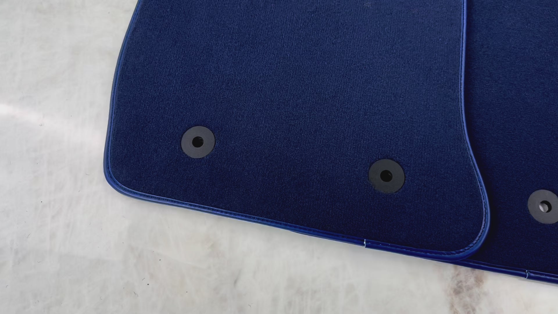 سجاد السيارة الأزرق الداكن لسيارة شفروليه كورفيت C7 (2014-2019) - AutoWin