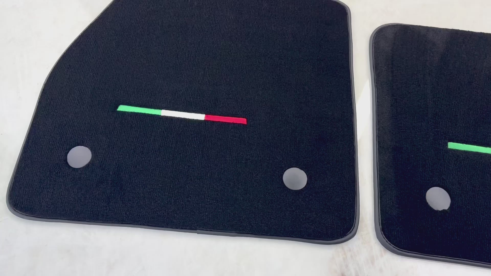 حصائر سيارات سوداء لمركبة مازيراتي MC20 (2020-2023) إصدار إيطاليا | ألوان مختلفة - AutoWin