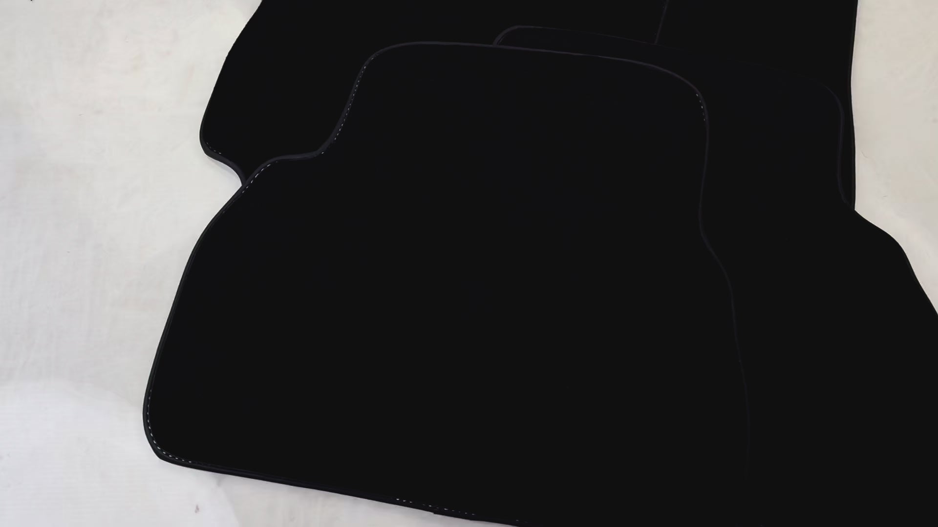 Black Floor Mats for Isuzu Jimny (2018-2024) - AutoWin