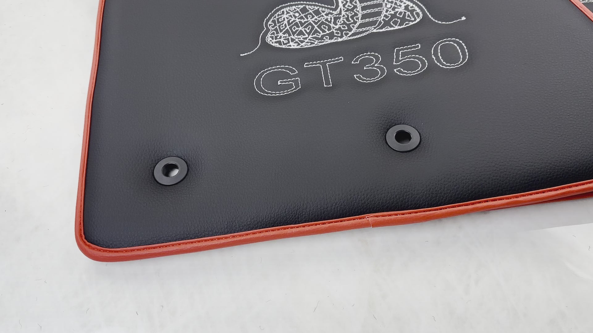 سجاد سيارات جلدية بحواف حمراء لفورد موستانغ GT350 شيلبي (2015-2021) بخياطة كوبا - ER56 Design